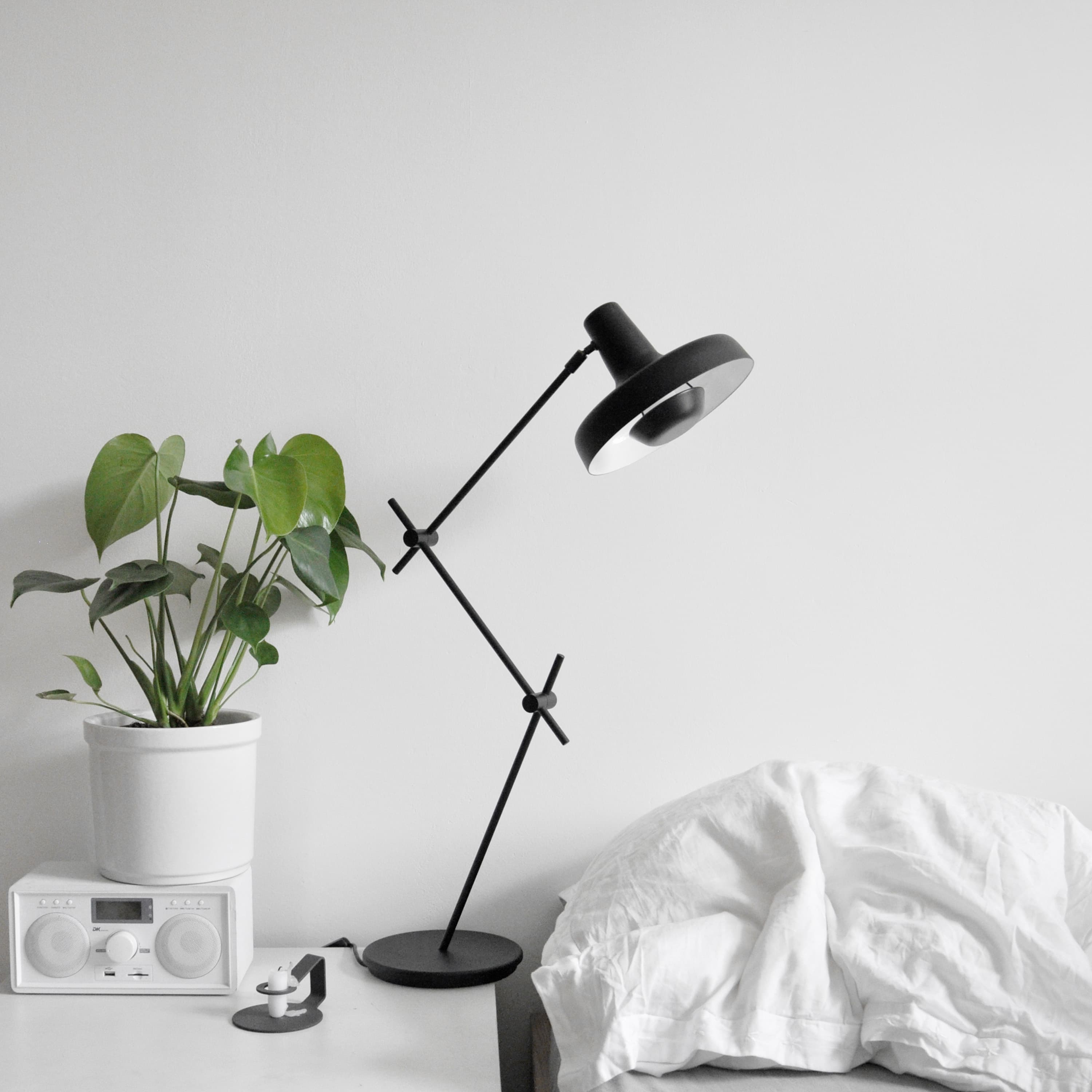 Arigato Table Lamp Black