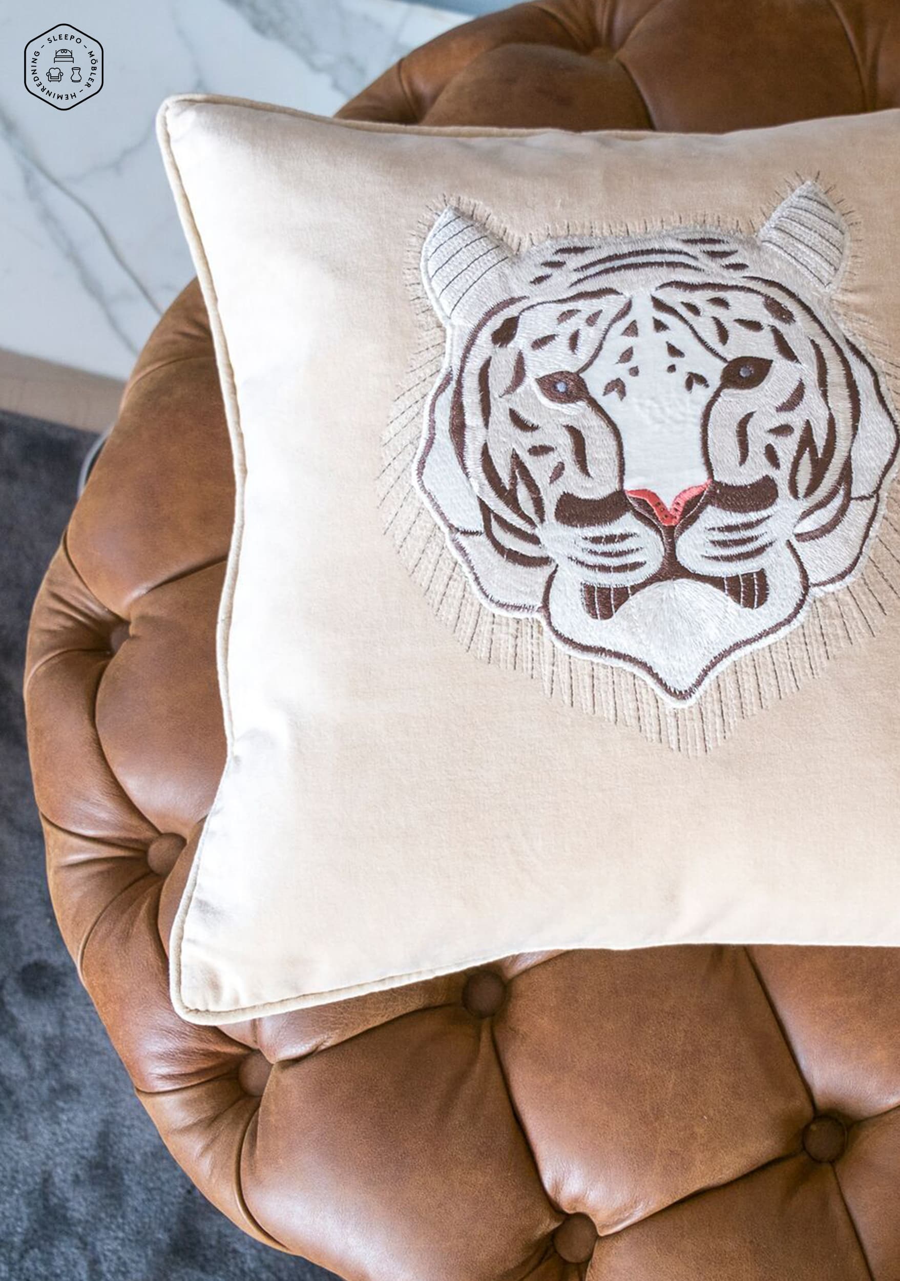 Embroidered Weißes Tiger-Kissenbezug aus Samt, beige, 50x50