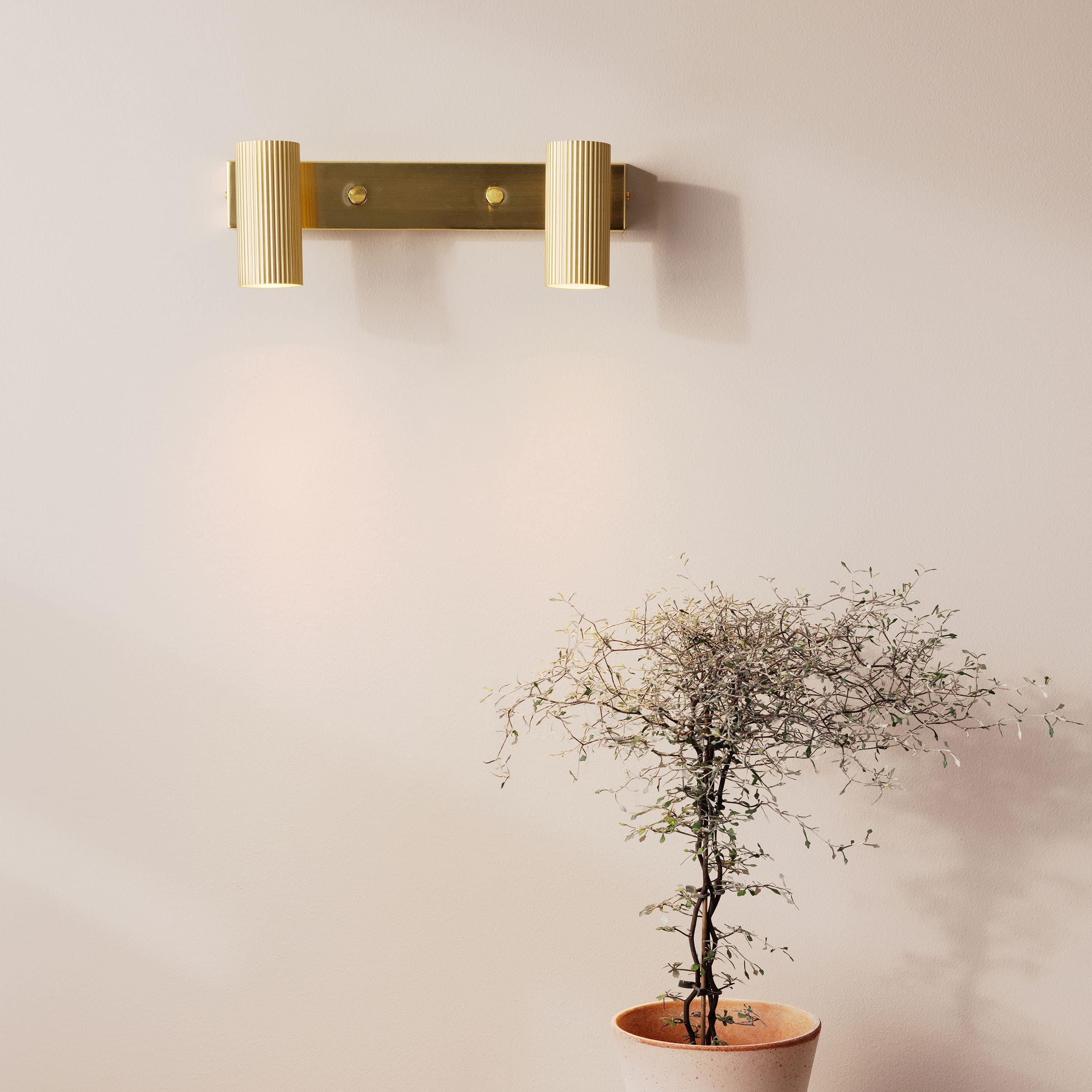 Hubble Wandlampe Messing 2
