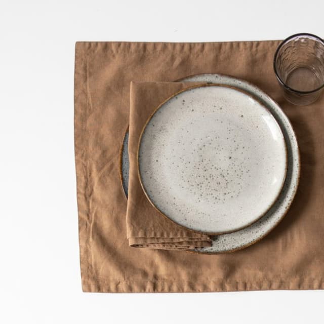 Table Mat Linen Hazelnut