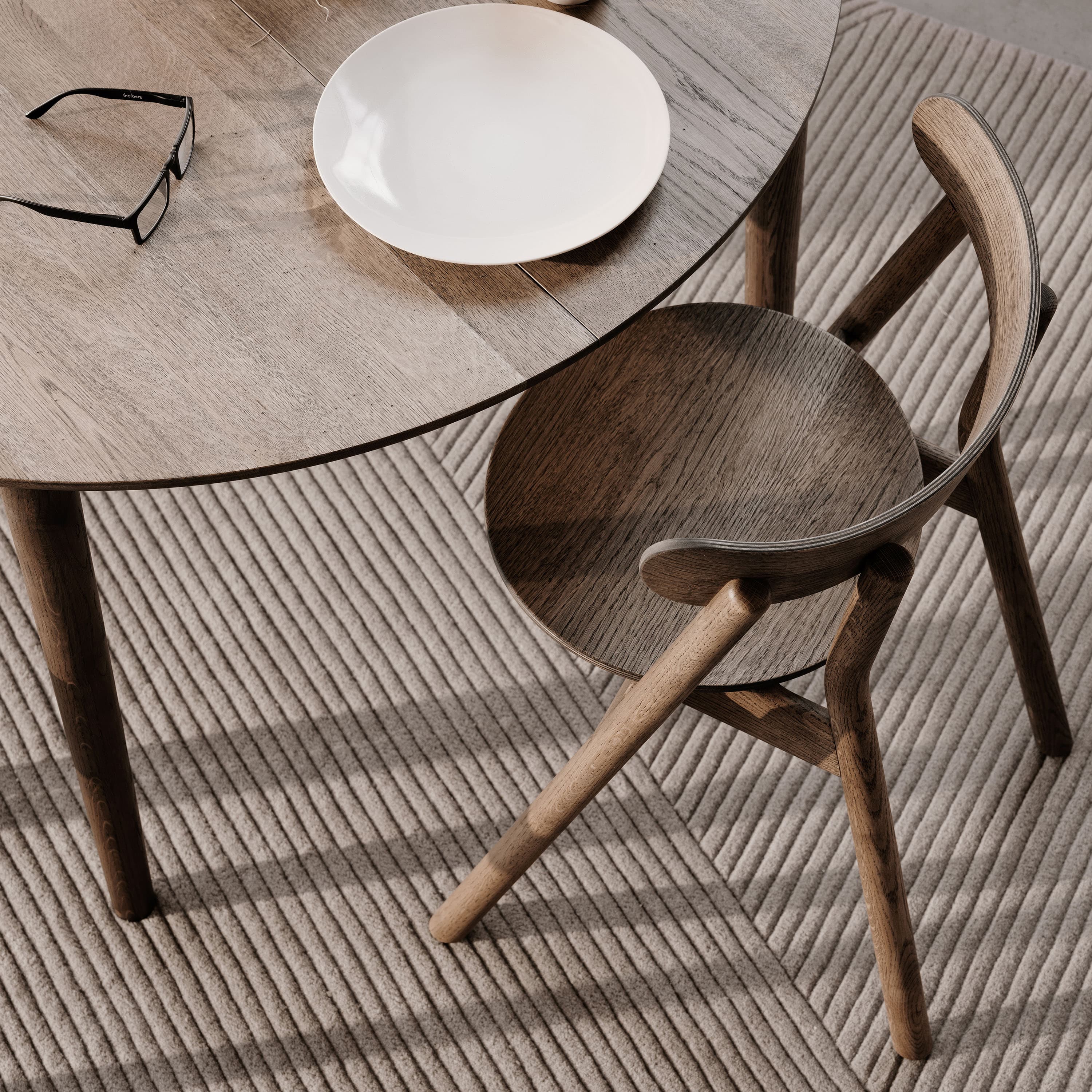 Expand Round Dining Table Smoked Oak Ø120