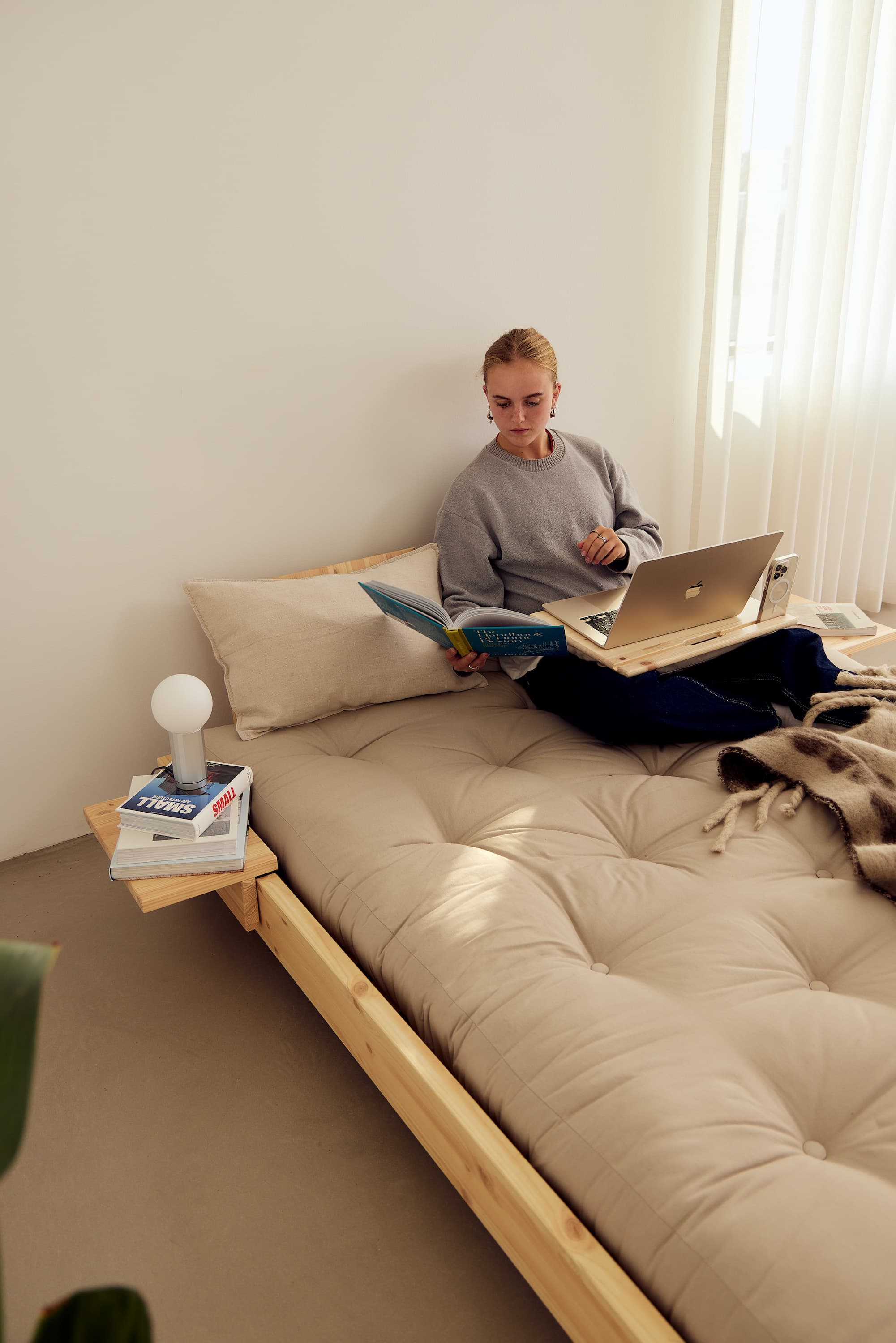 Social Schlafsofa Natur/Beige 140cm inkl. 2 Rückenstützen/Seitentisch