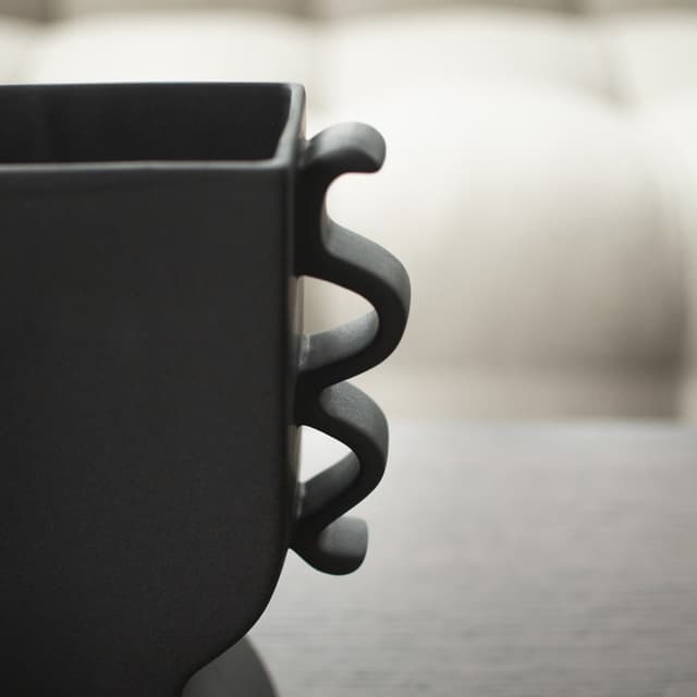Flat Vase Black 25 cm