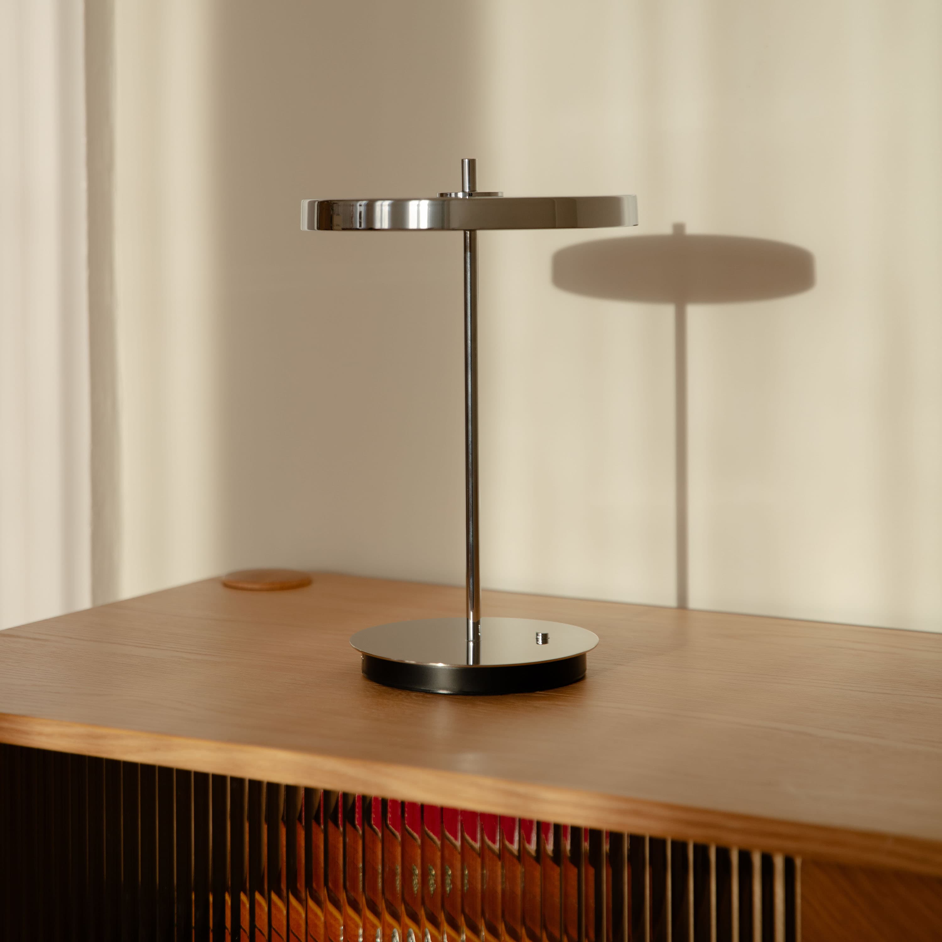 Asteria Move Monochrome Portabel Bordslampa Steel