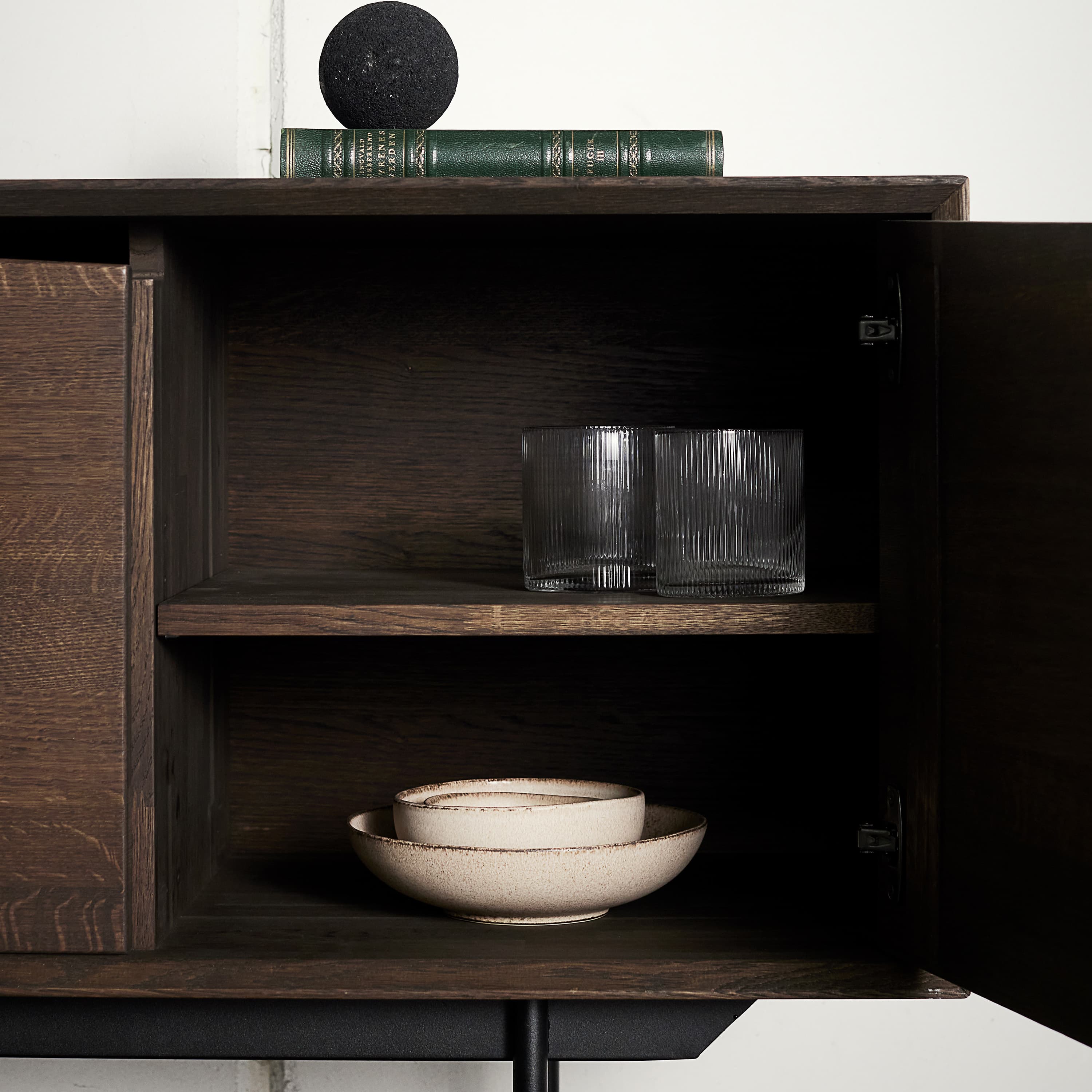 Wing Sideboard mit 4 Türen Smoked Oak 185x72