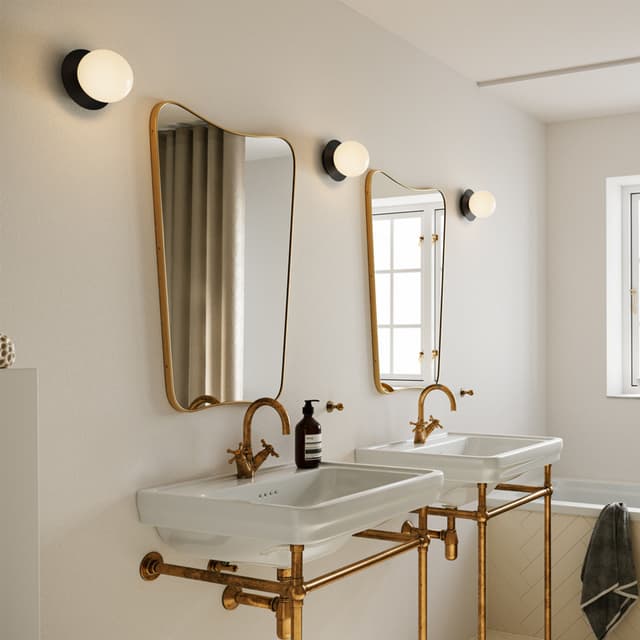 Liila 1 wall/ceiling lamp Black/Opal Small