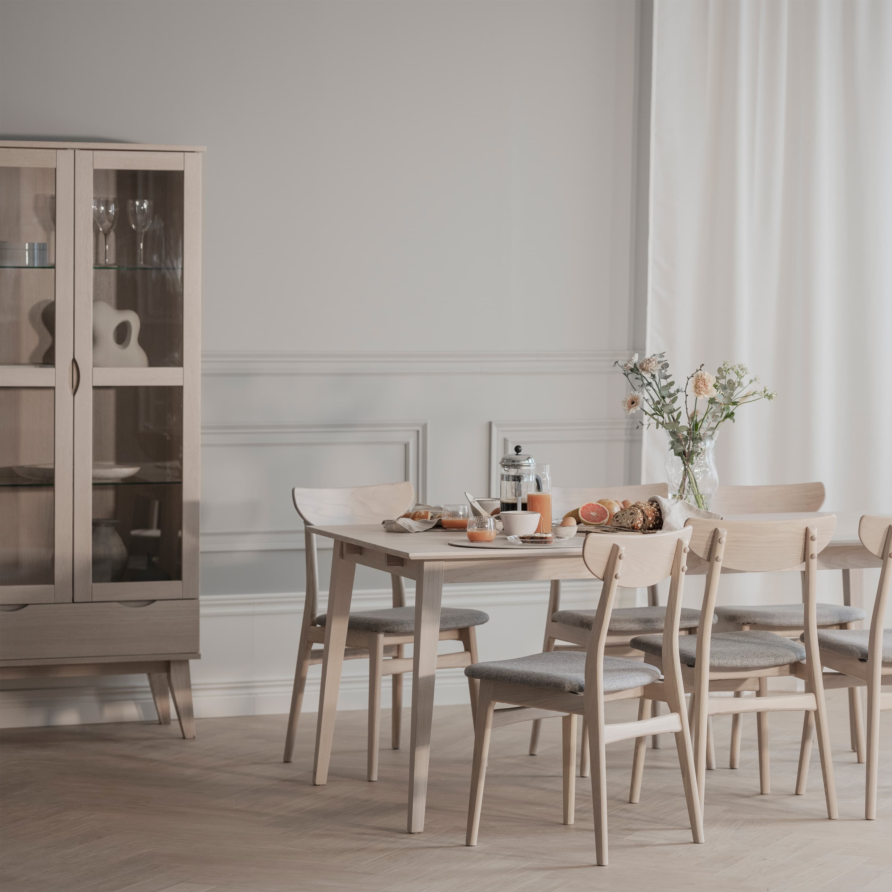 Filippa Glass Cabinet White Pigmented 185cm