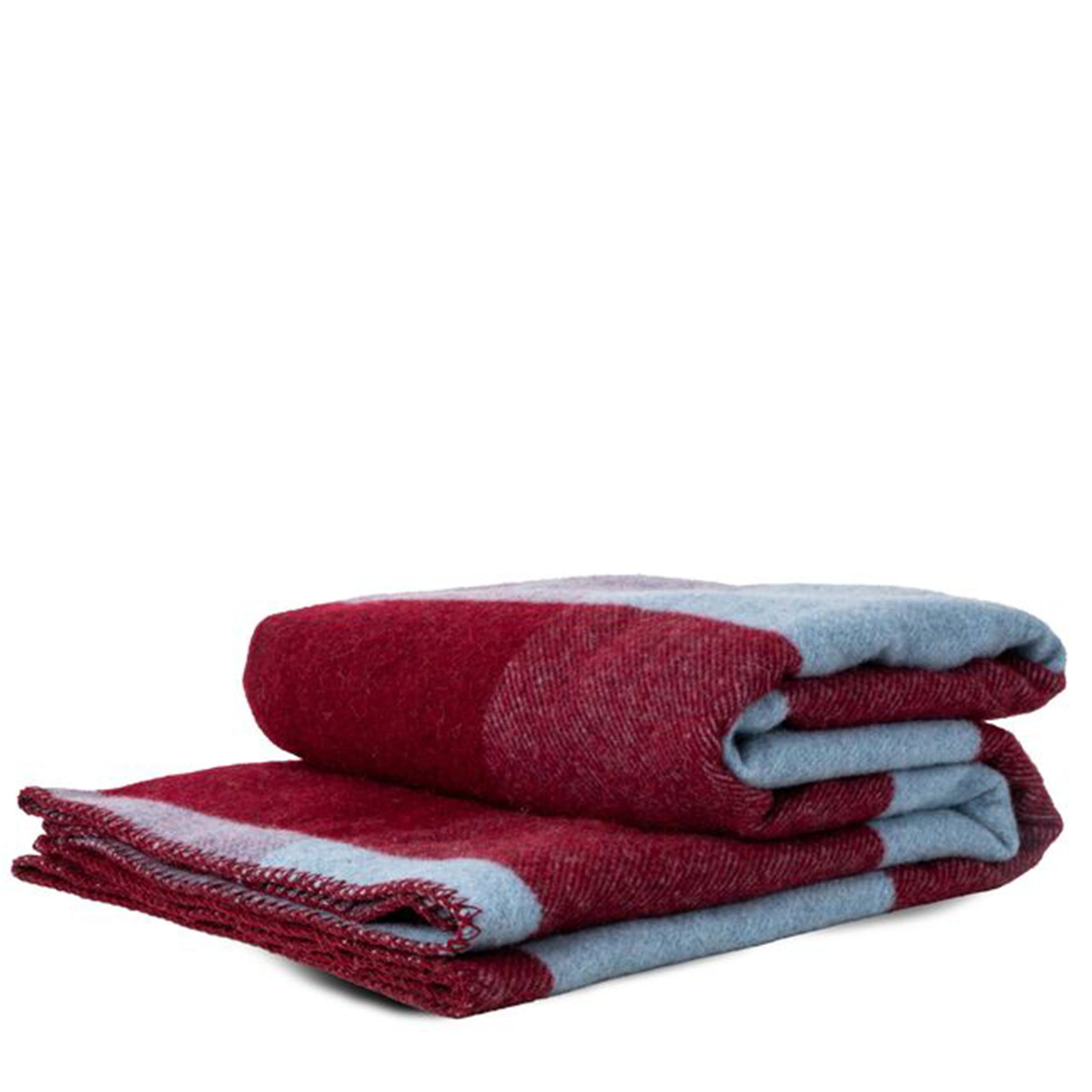 Embrace Decke Hellblau/Bordeaux 130x200