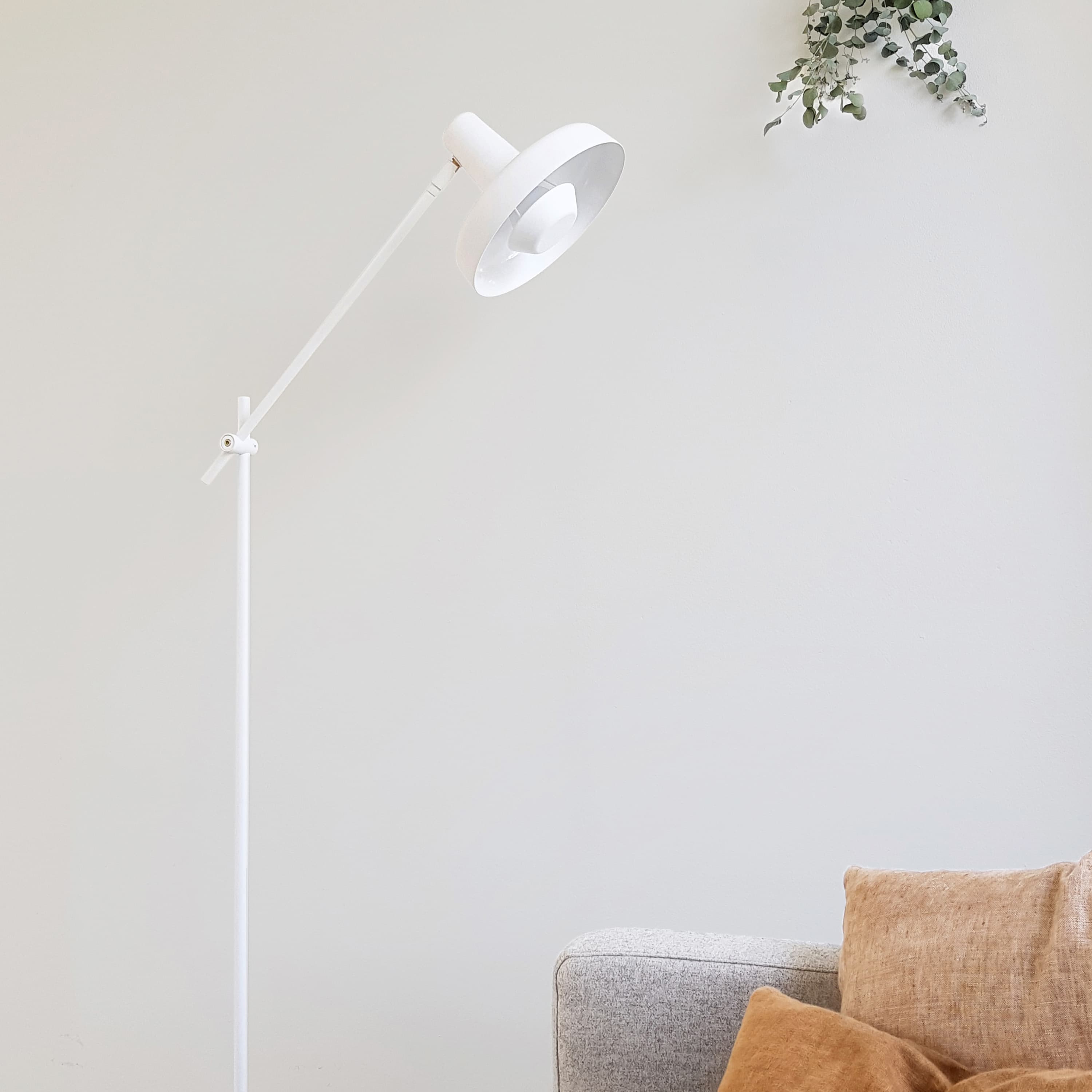 Arigato Floor Lamp Palace White