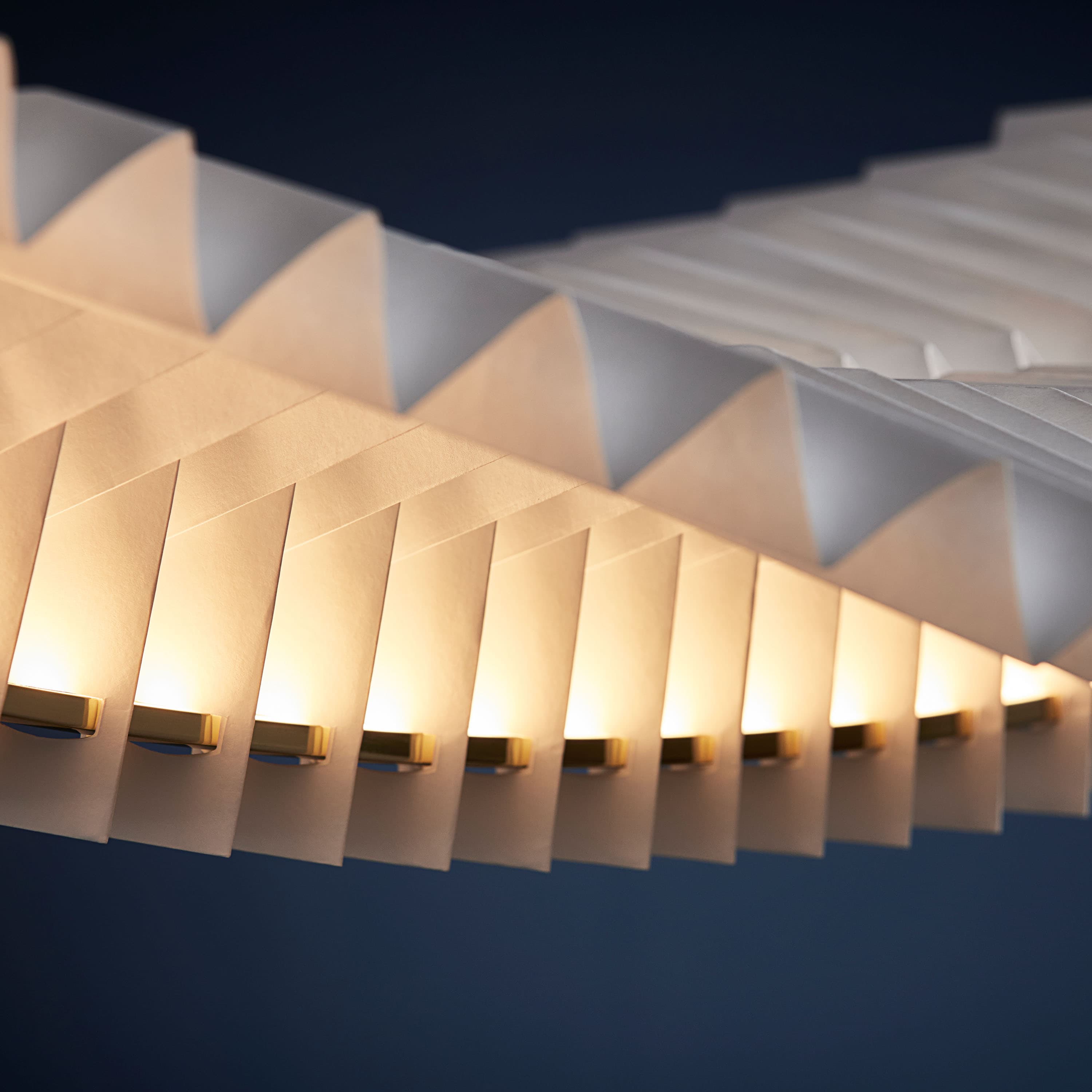 Sora Taklampa Solid Brass/White