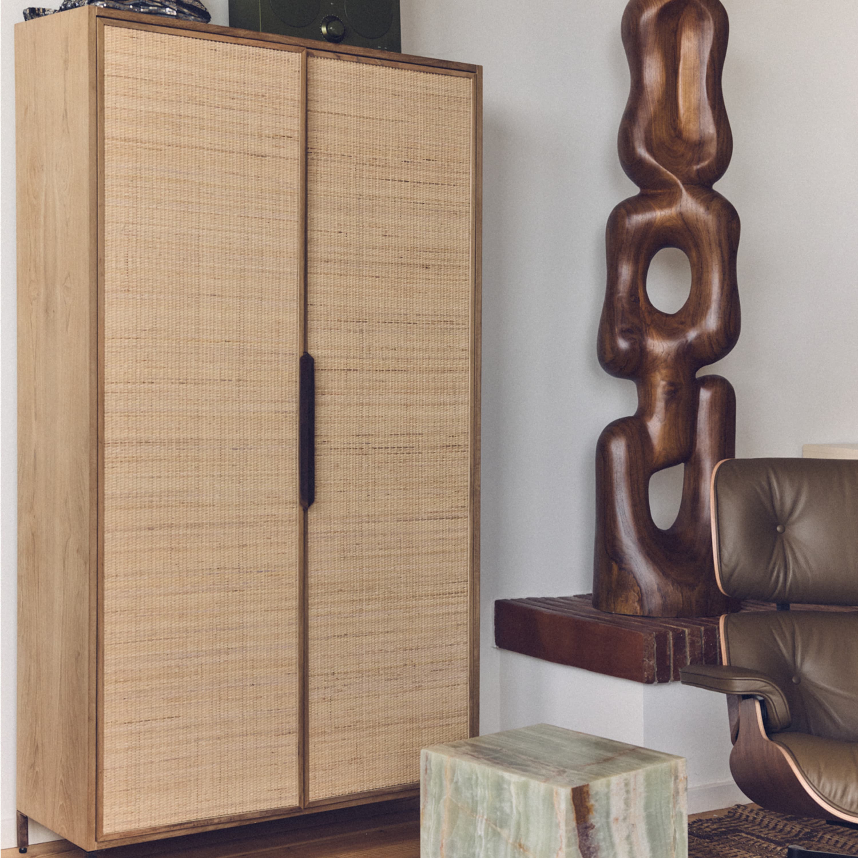 Pioneer Cabinet Rattan 100x180