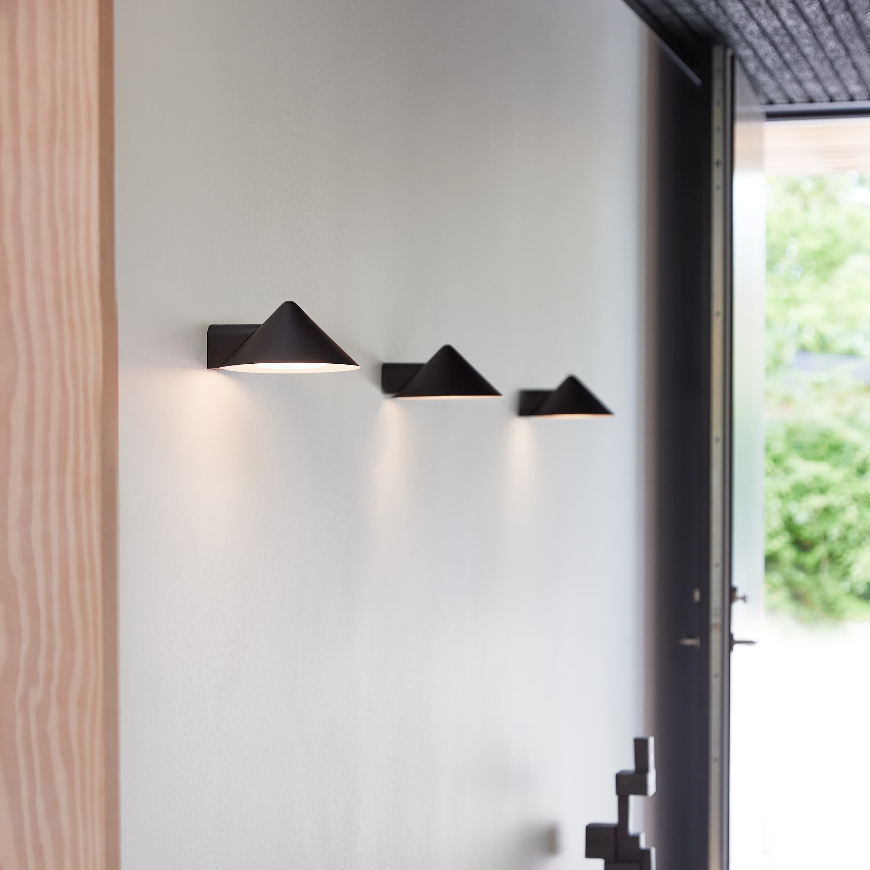Grasp Wall Lamp Matt Black