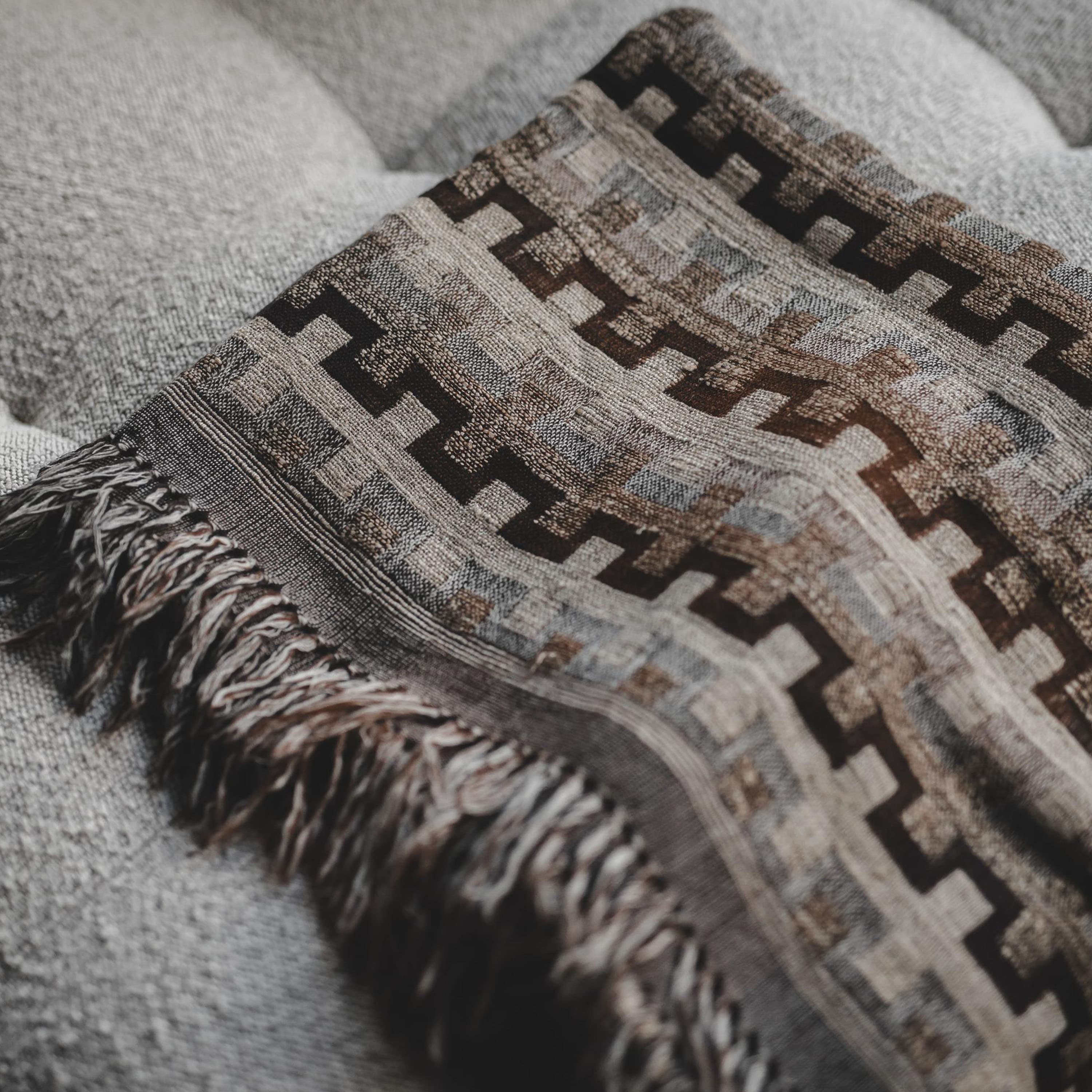 Evangeline Throw Rust 170x130