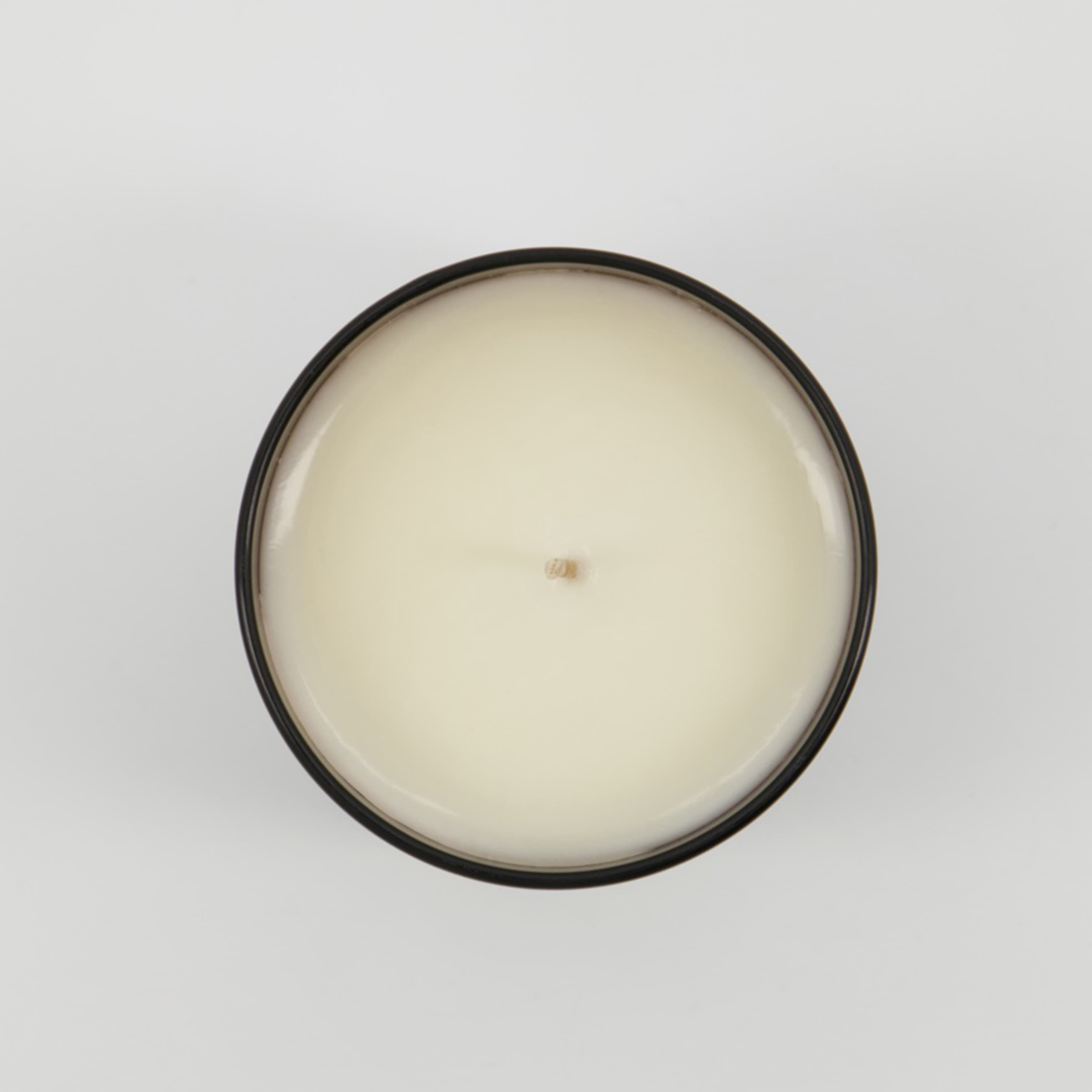 Warm Tonka Scented Candle 200g