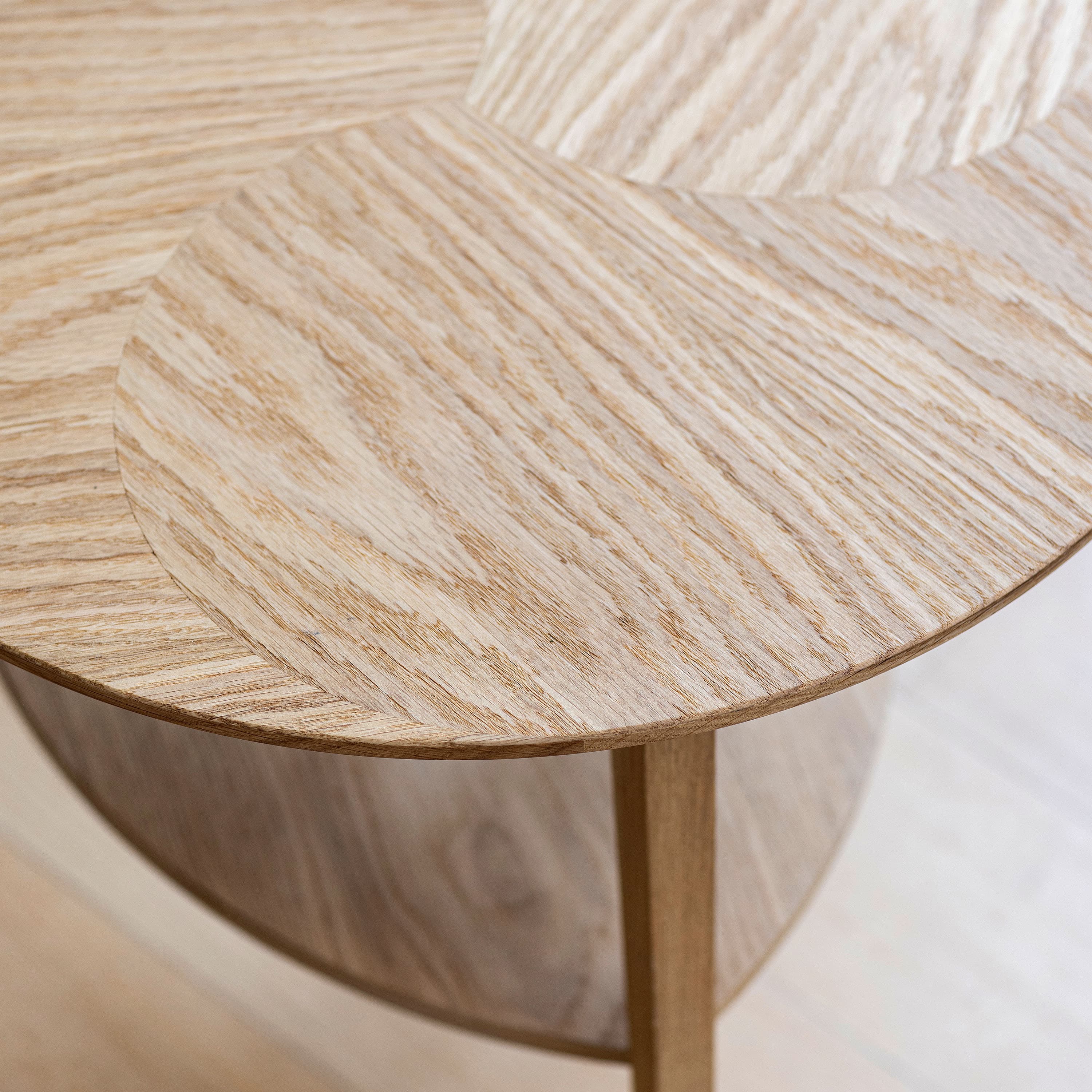 Drops Side Table Matte Lacquer Oak