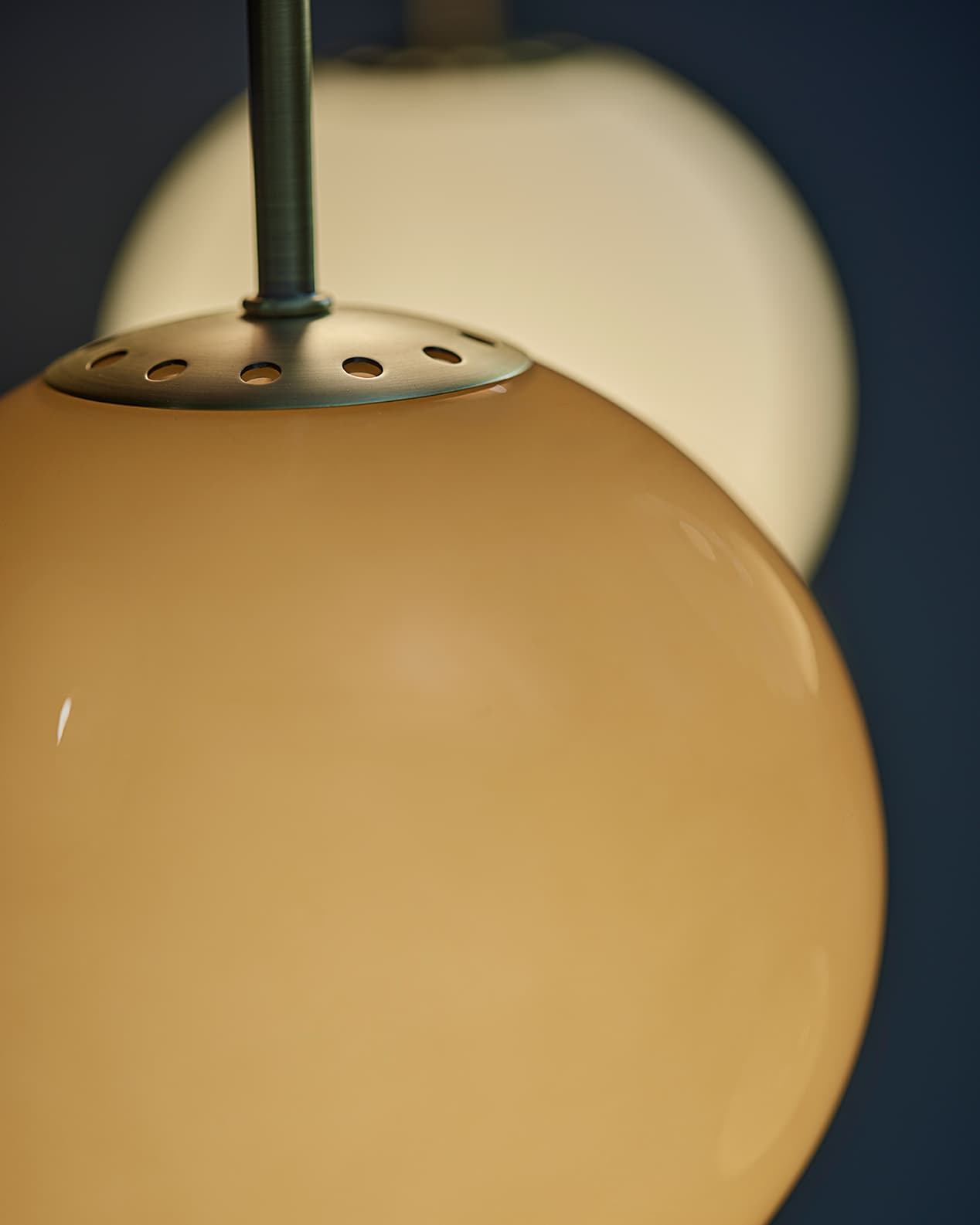 Ball Glas Pendelleuchte Bernstein Ø18