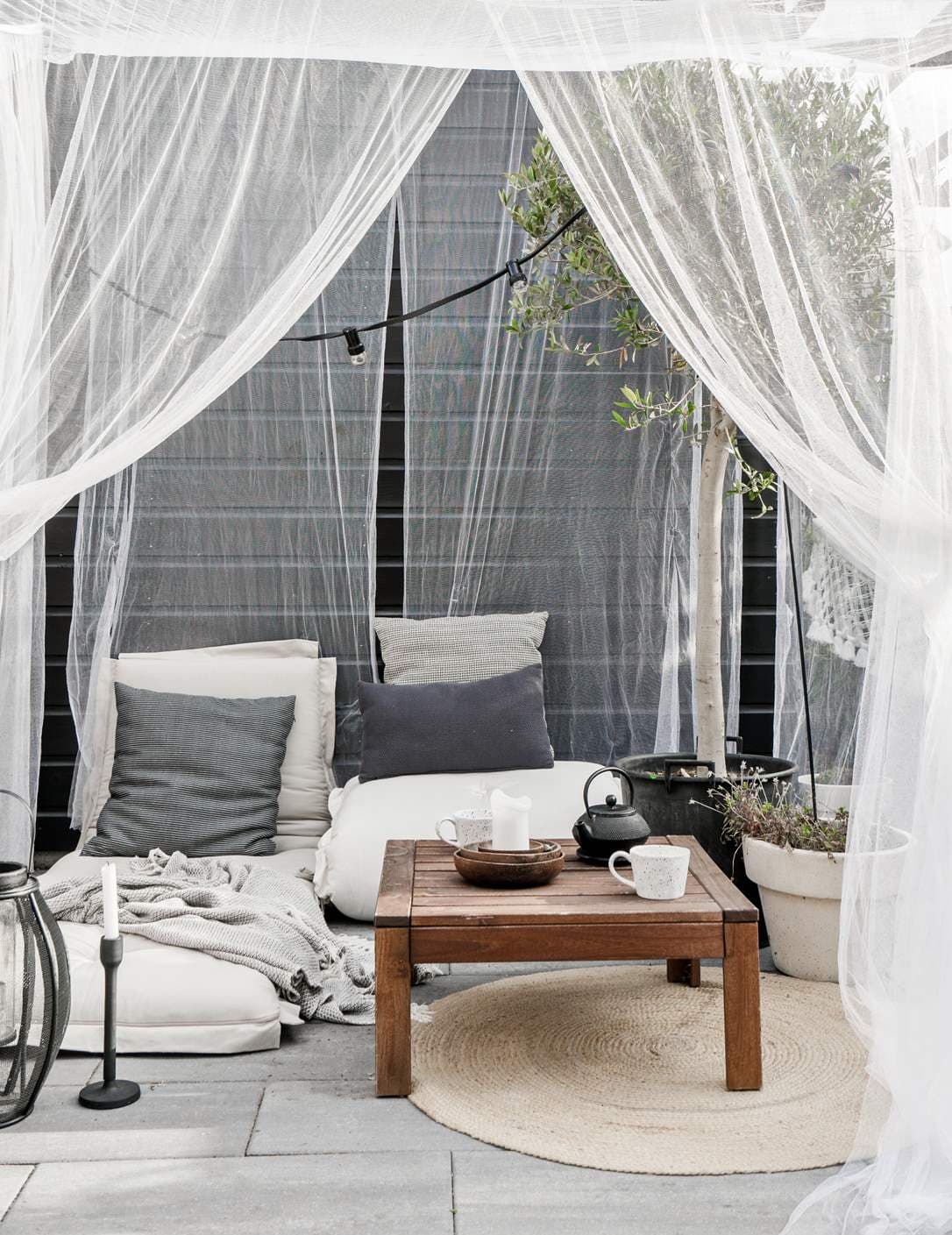 Sit And Sleep Outdoor Loungemadrass White