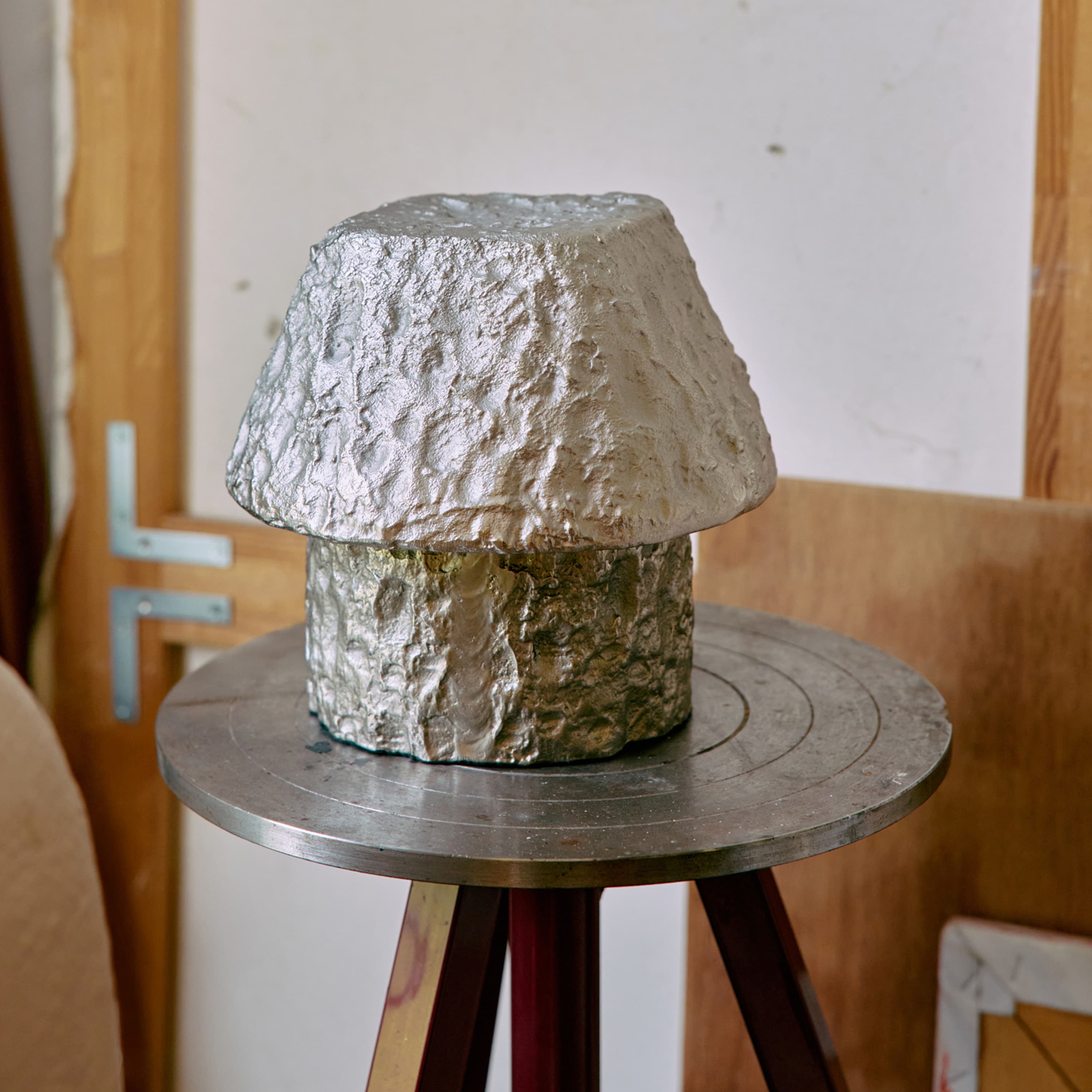 Artefact Table Lamp Aluminum
