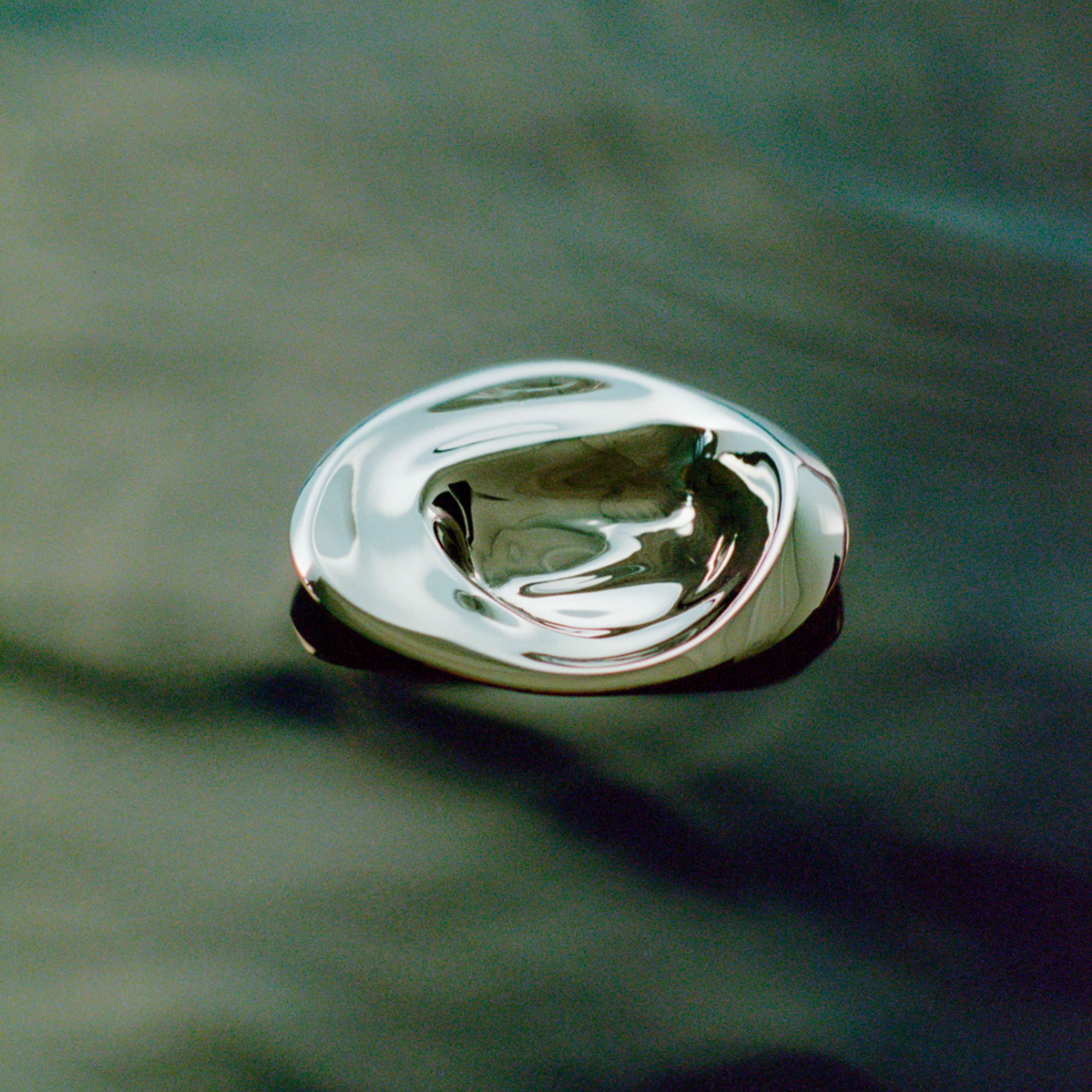 Ripple Nr. 01 Wandhaken Titan Klein