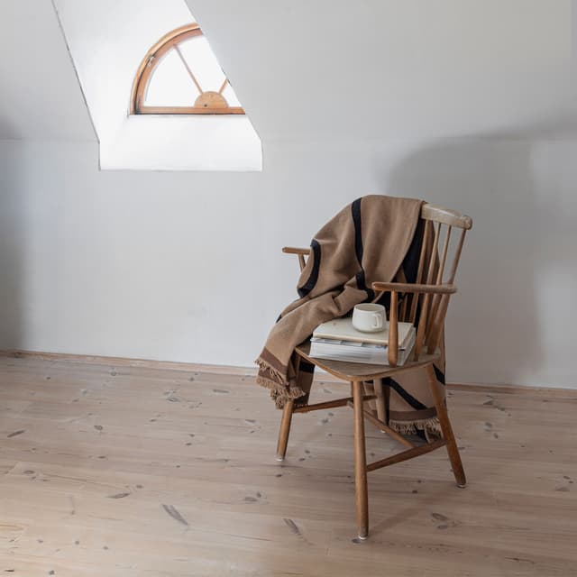 Shadow Decke Latte/Schwarz 130x175