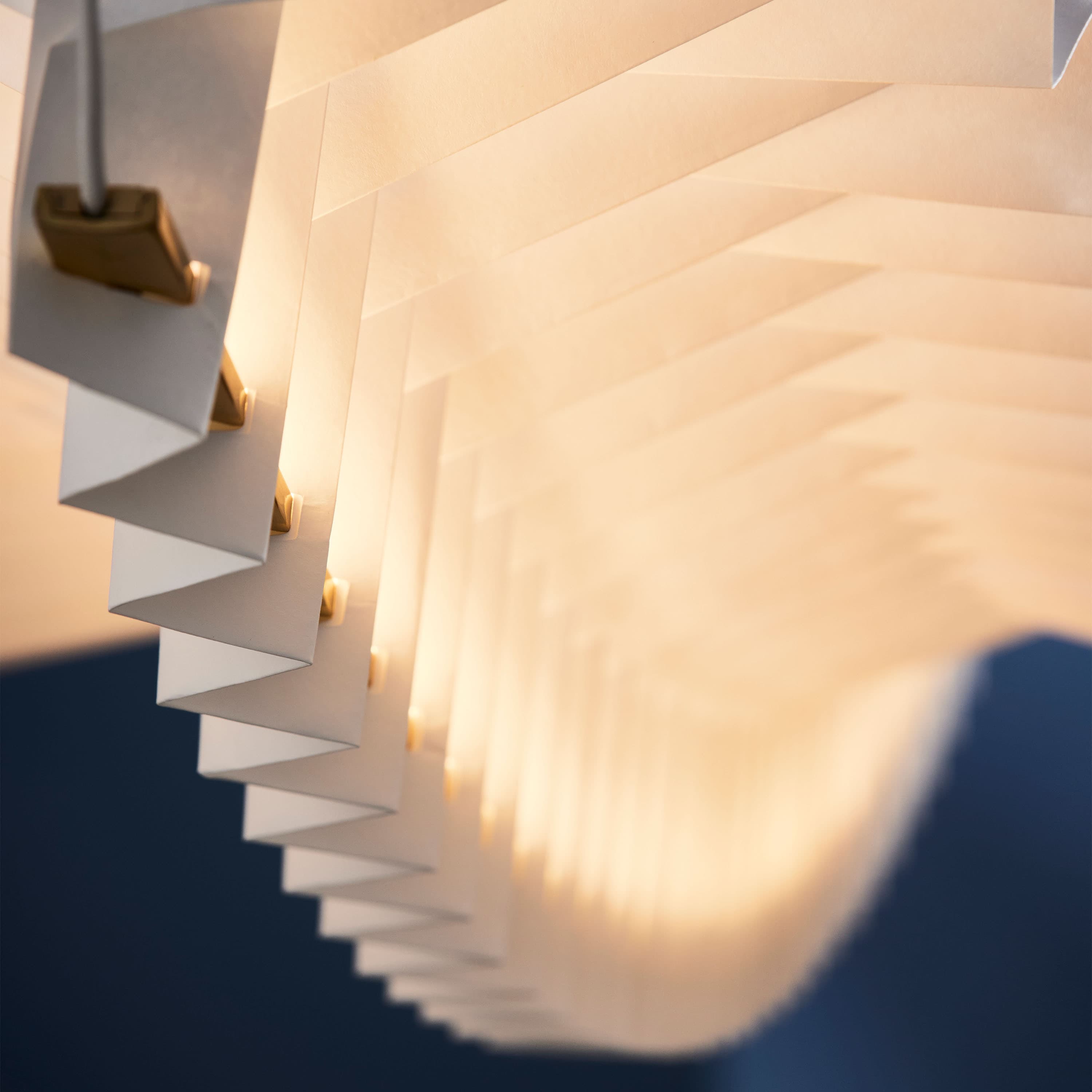 Sora Taklampa Solid Brass/White