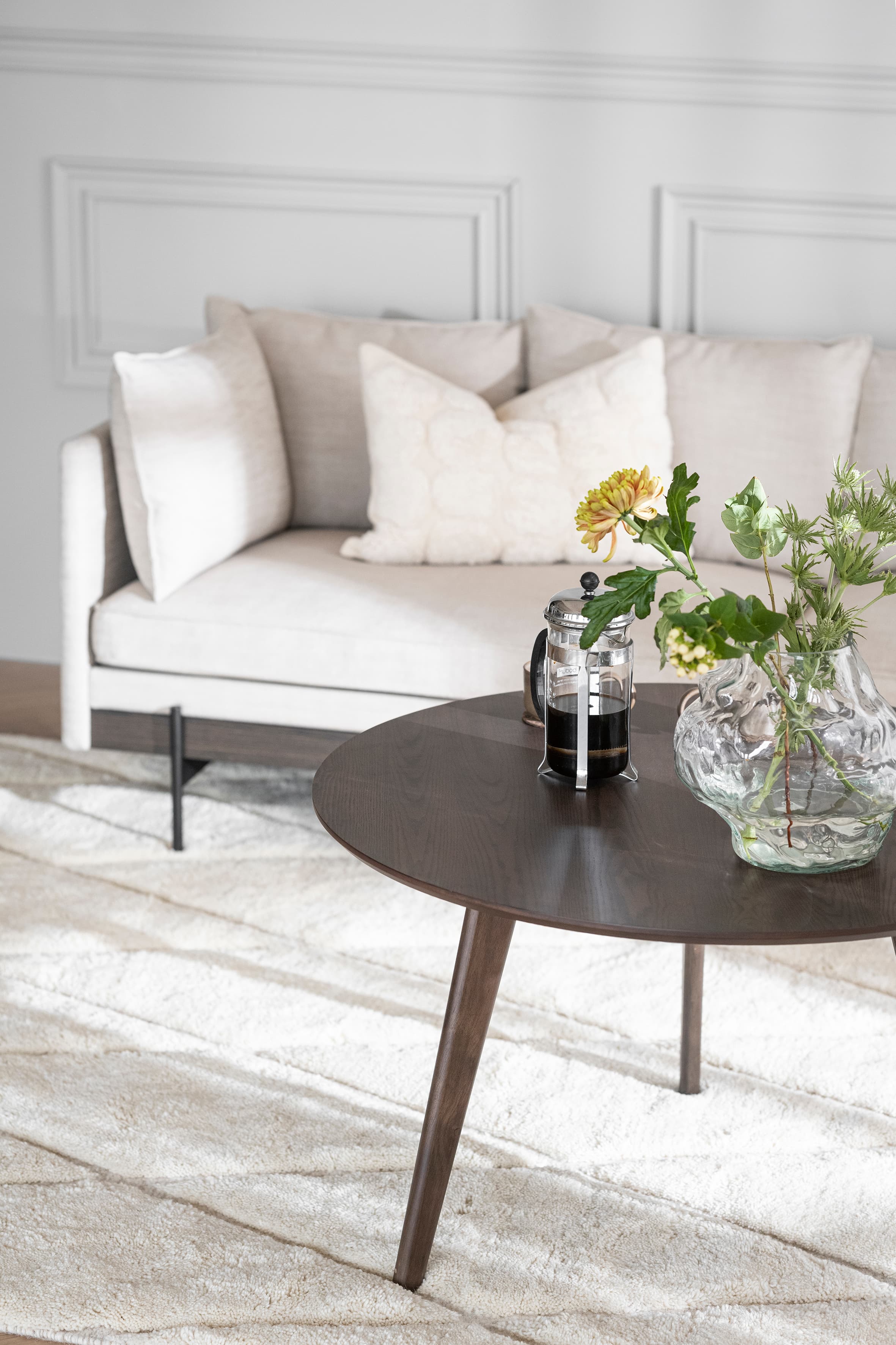 Yumi Coffee Table Black Stained Ø90