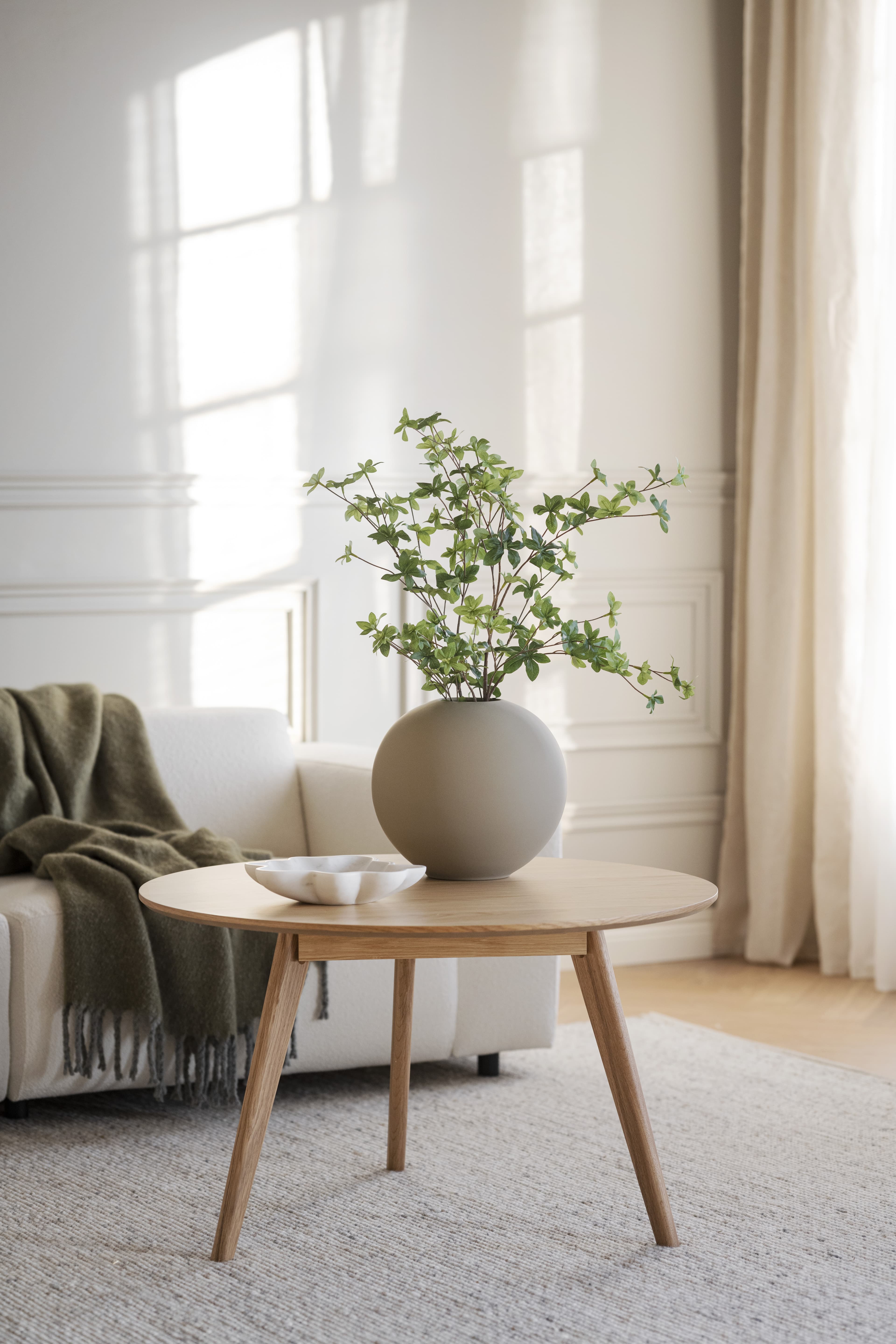 Yumi Coffee Table Black Stained Ø90