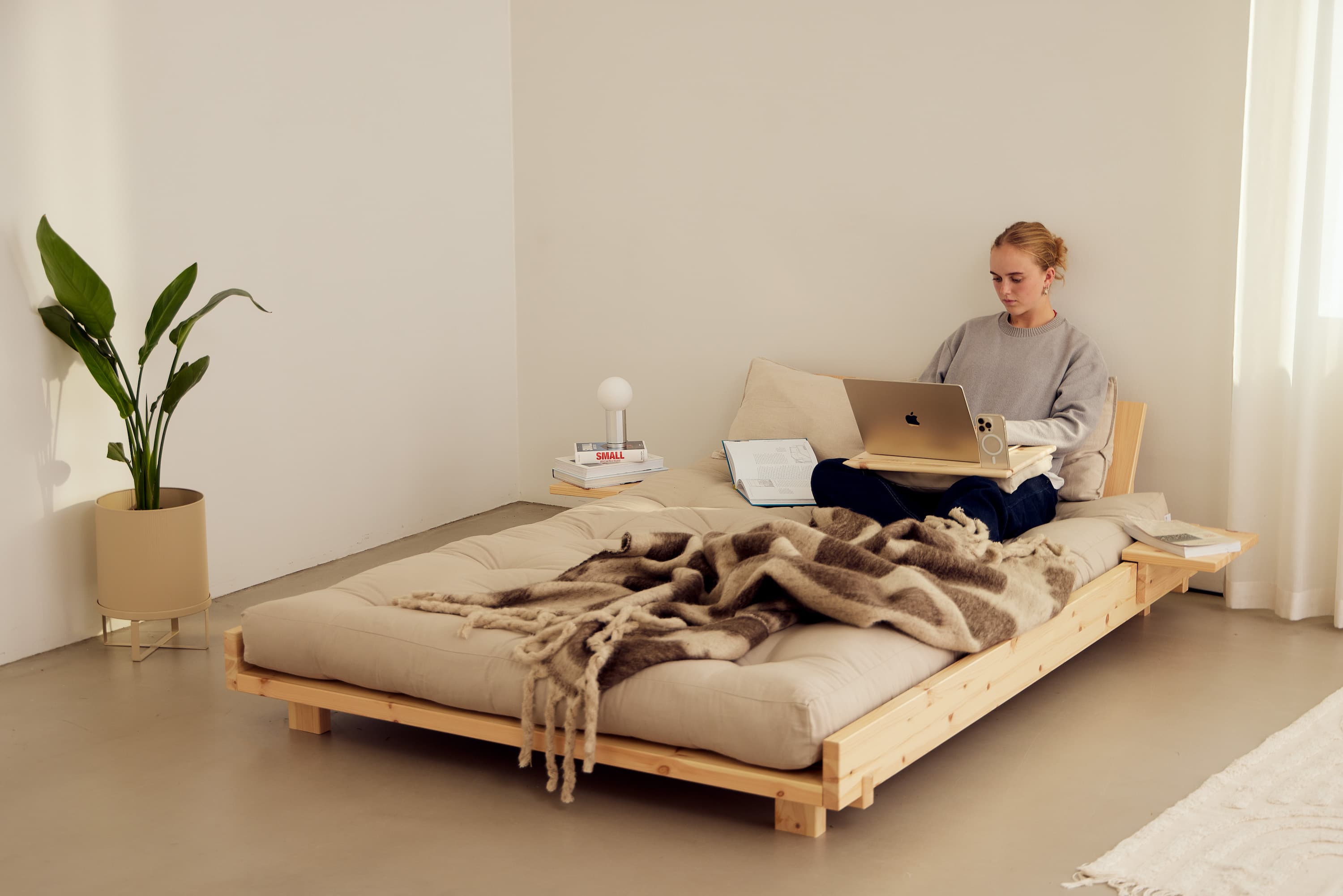 Social Schlafsofa Natur/Beige 140cm inkl. 2 Rückenstützen/Seitentisch