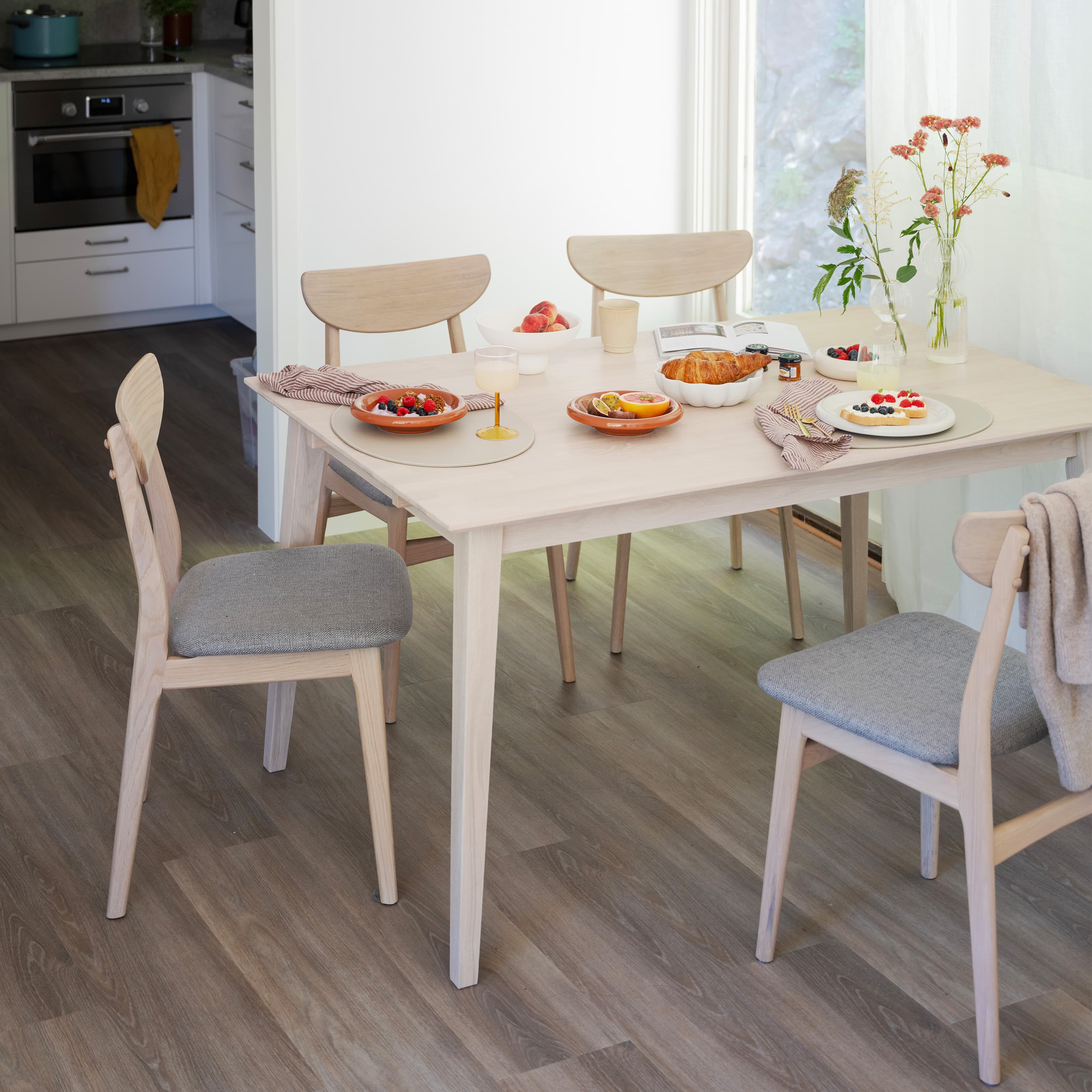 Filippa Esstisch Weiß pigmentiert 140cm