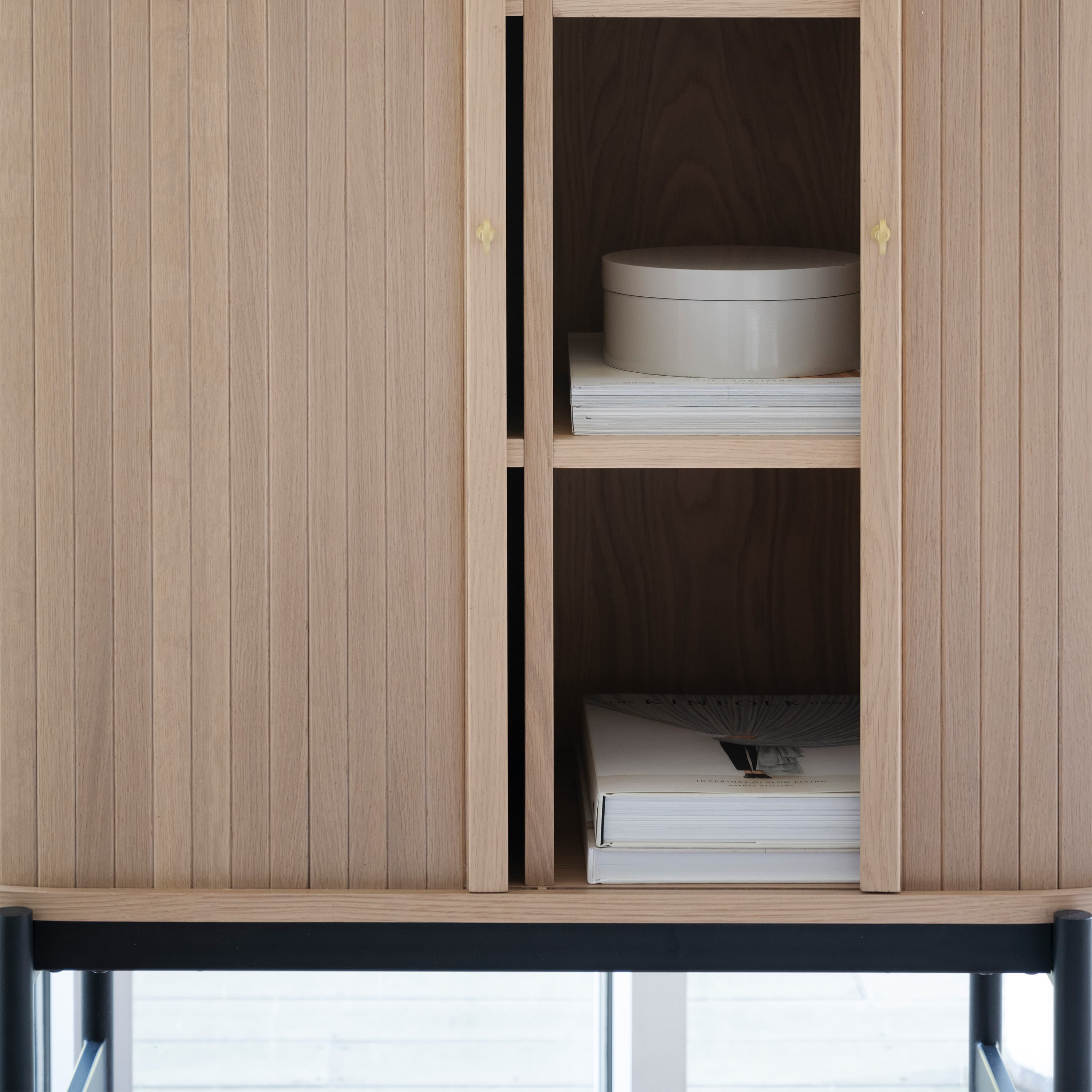 Haddington Cabinet White Pigmented/Black 102cm