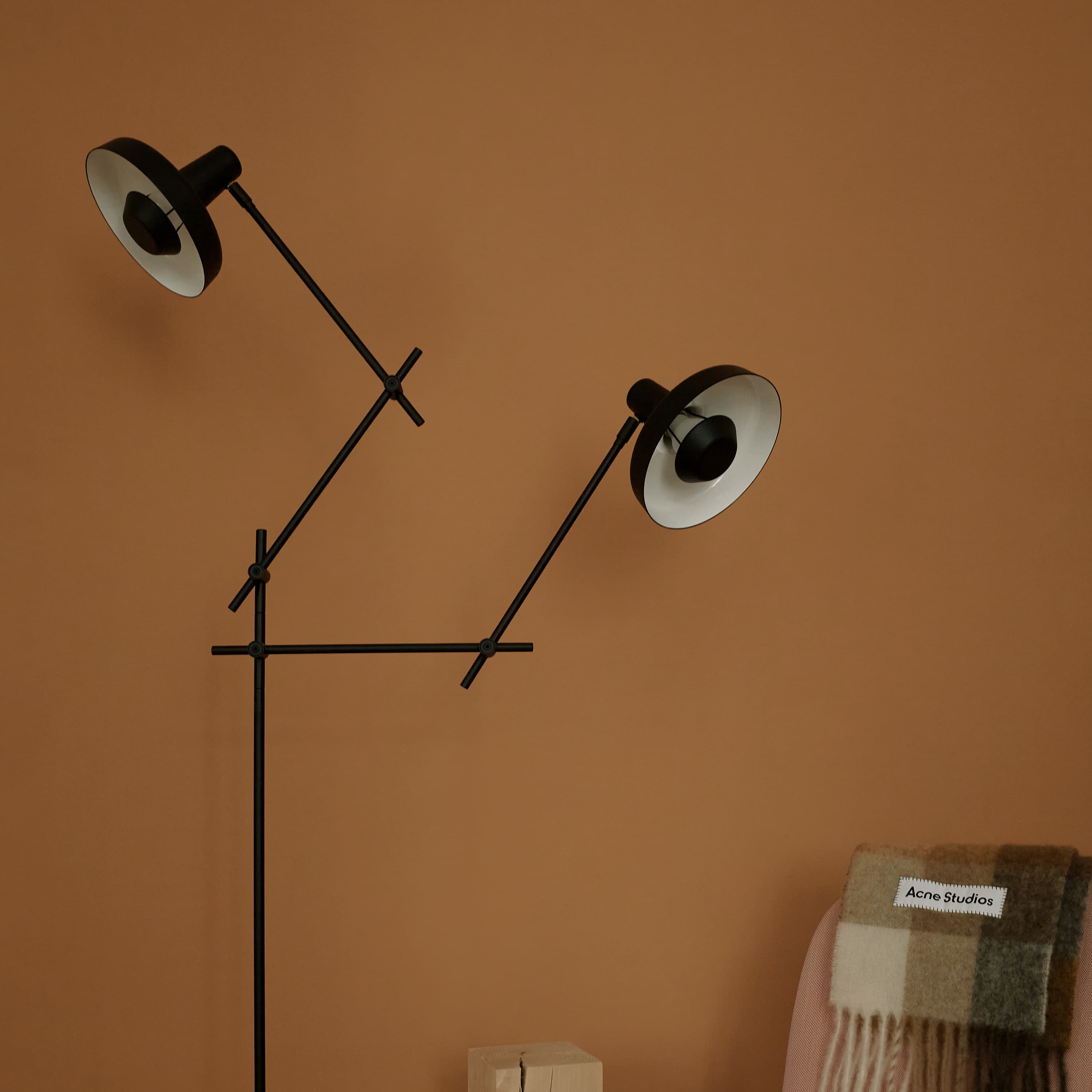 Arigato Floor Lamp Double Black