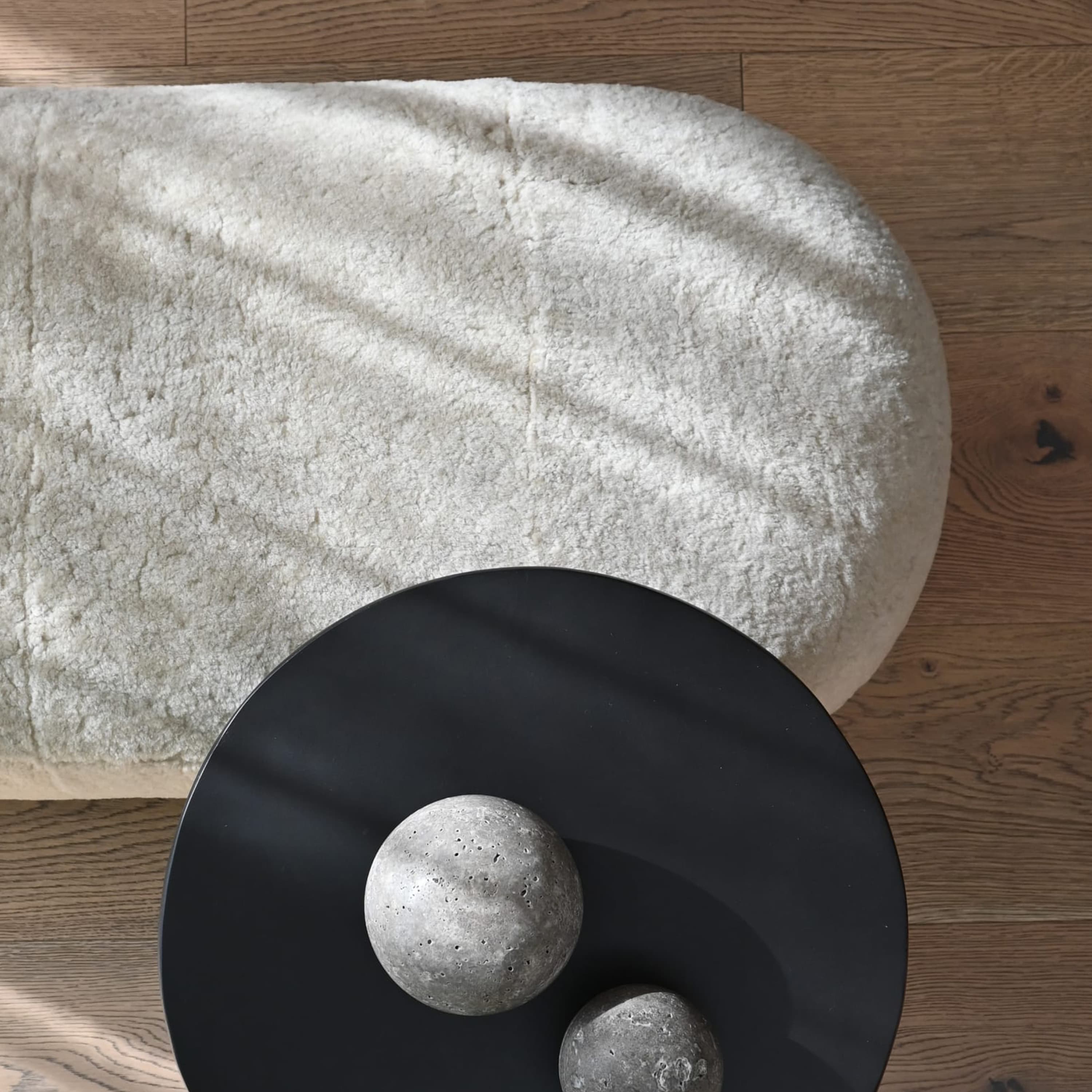 Big Foot Bench Sheepskin Sandshell 120cm