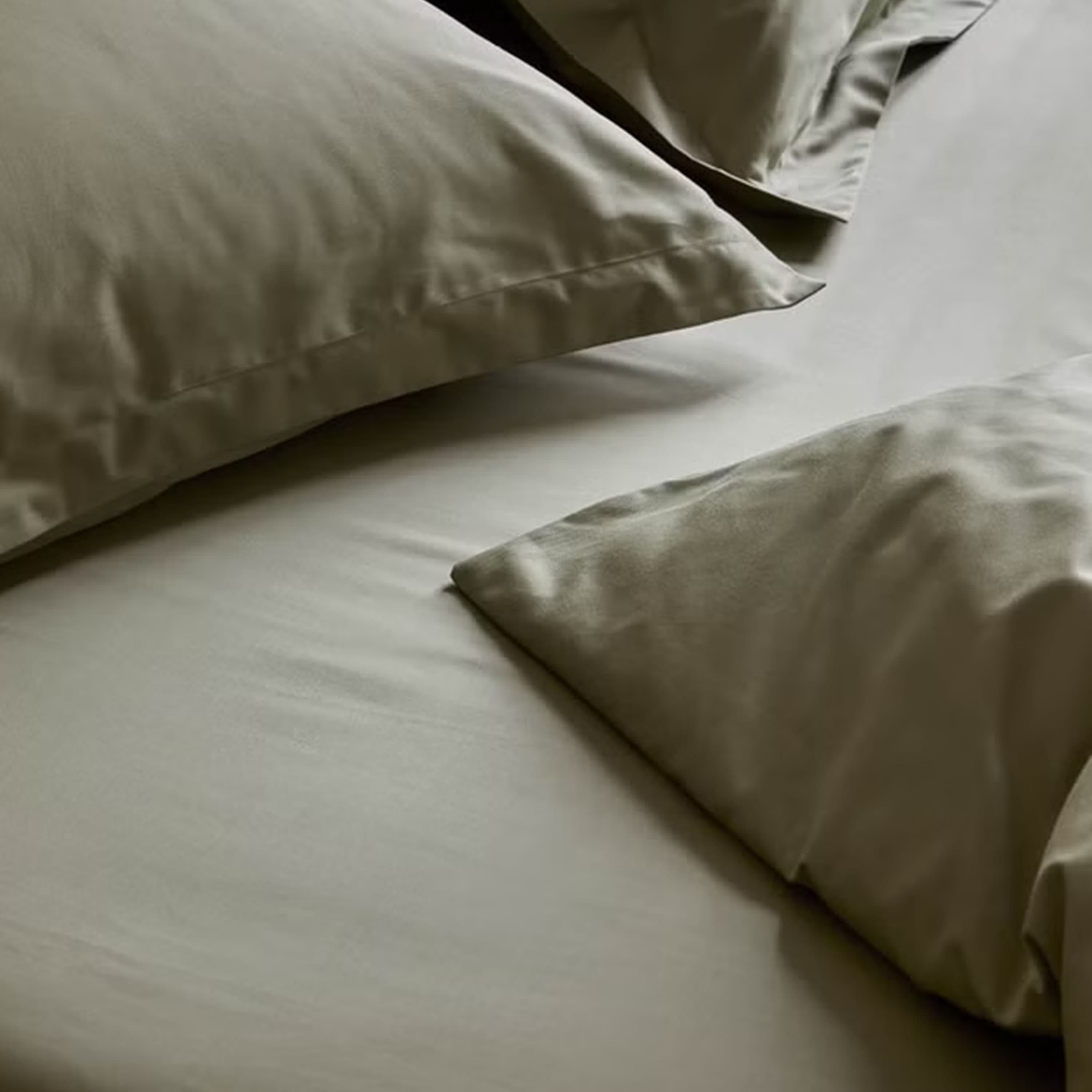Elegance Bettlaken Satin Gedämpftes Grün 240x270