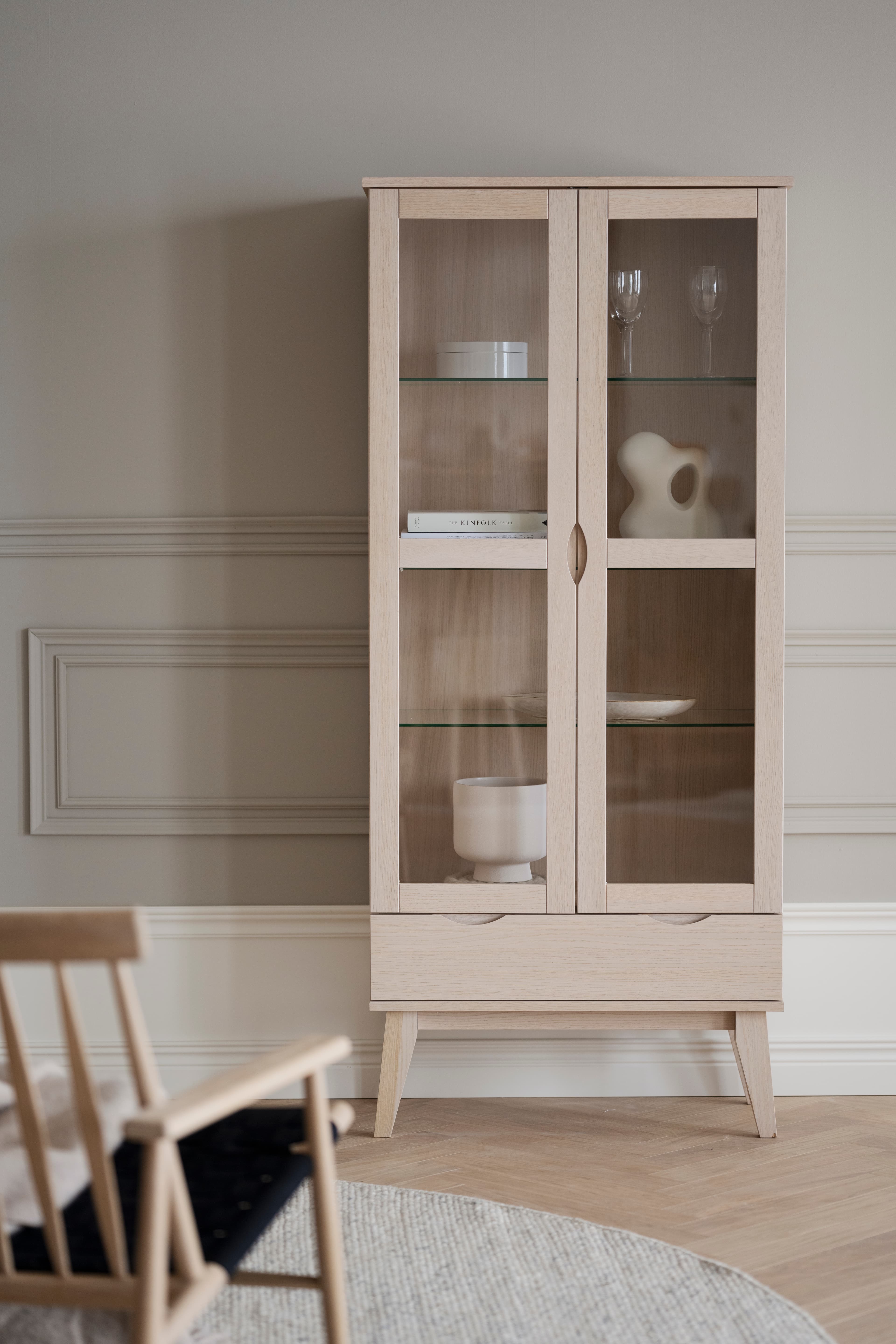Filippa Glass Cabinet White Pigmented 185cm