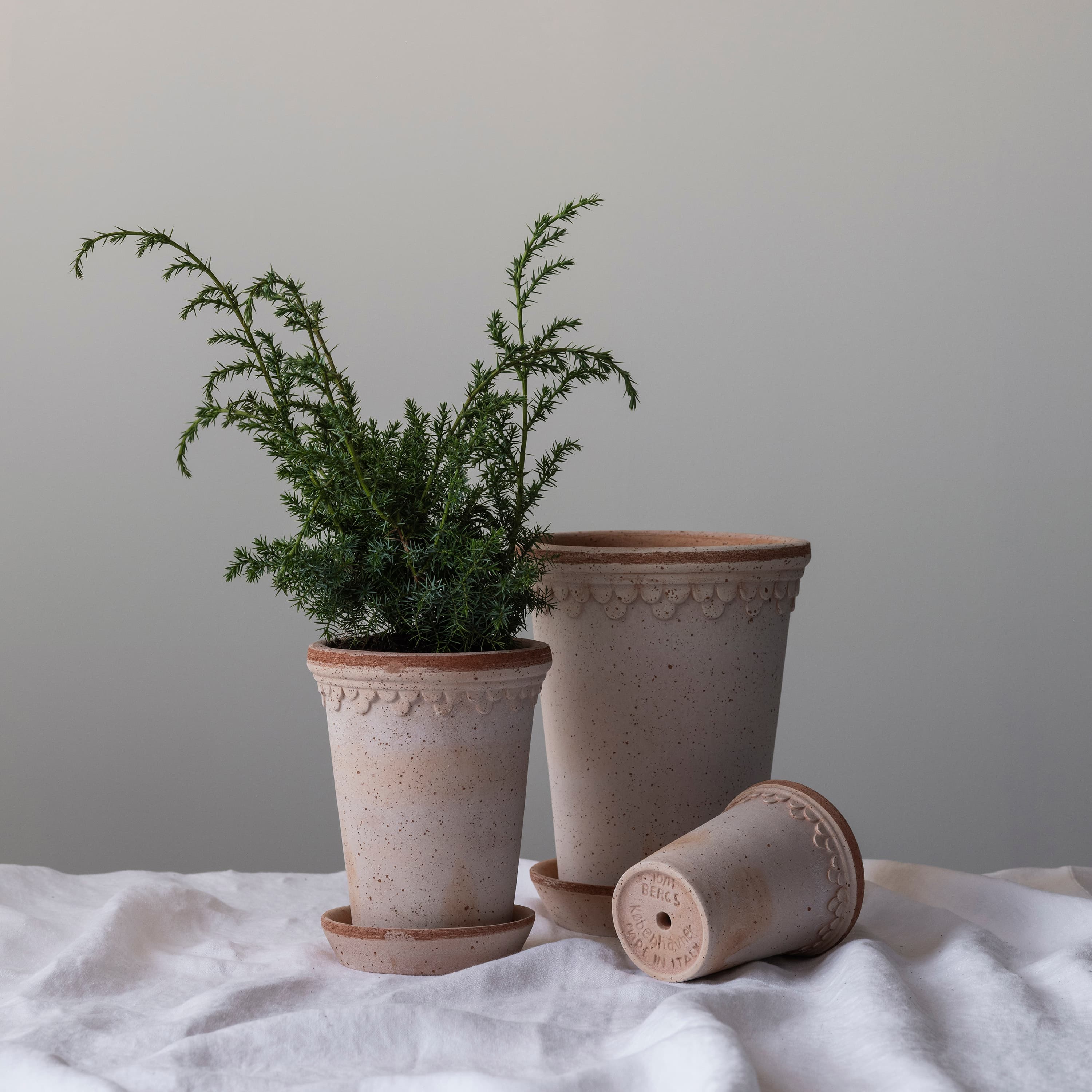 Københavner Tall Planter with Saucer Raw Pink Terracotta Ø18