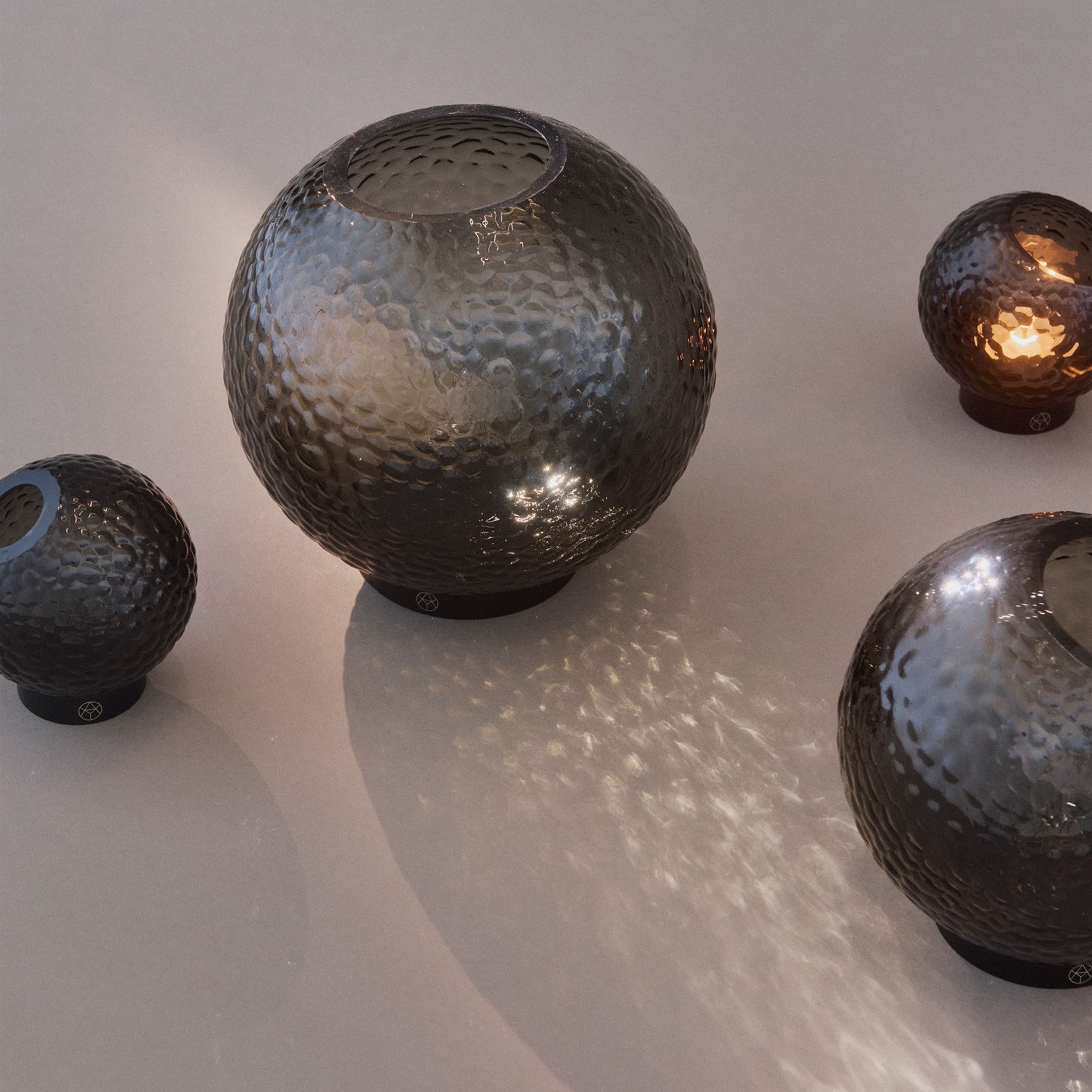 Globe Bubbles Vase Black Ø21