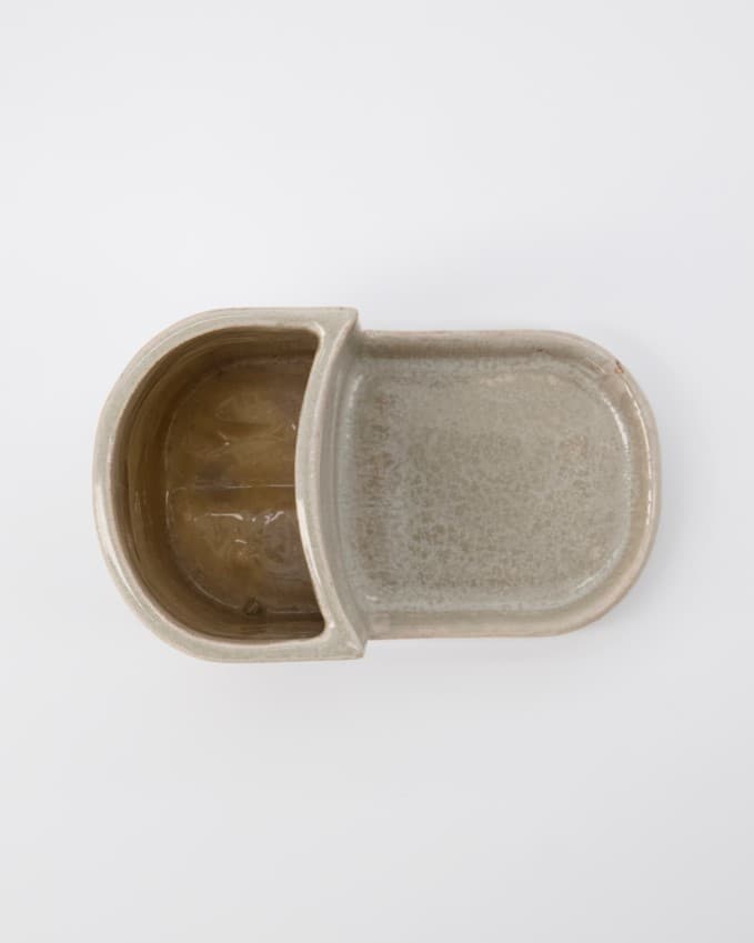 Datura Brush/Soap Holder Shellish Grey 18cm