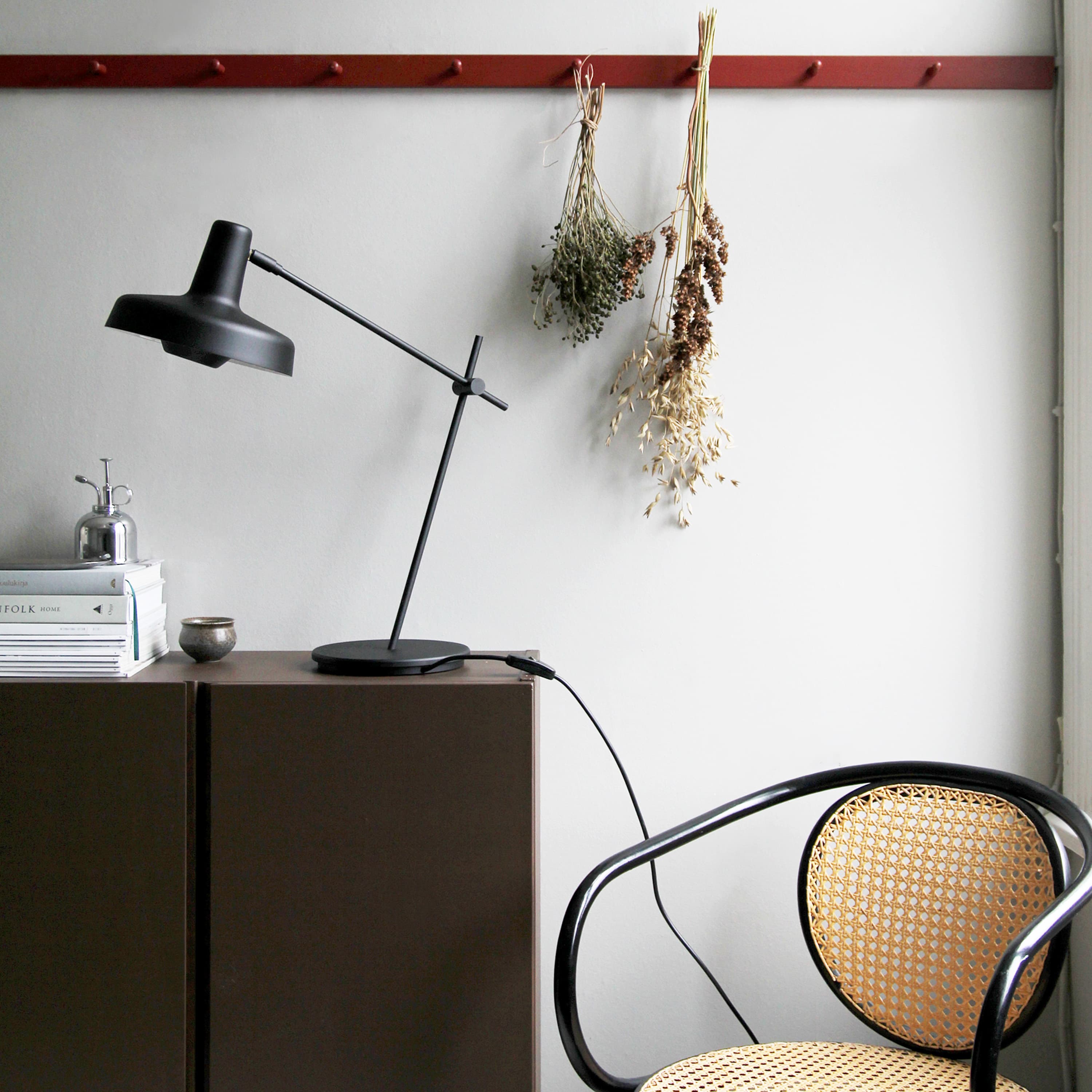 Arigato Table Lamp Palace Black