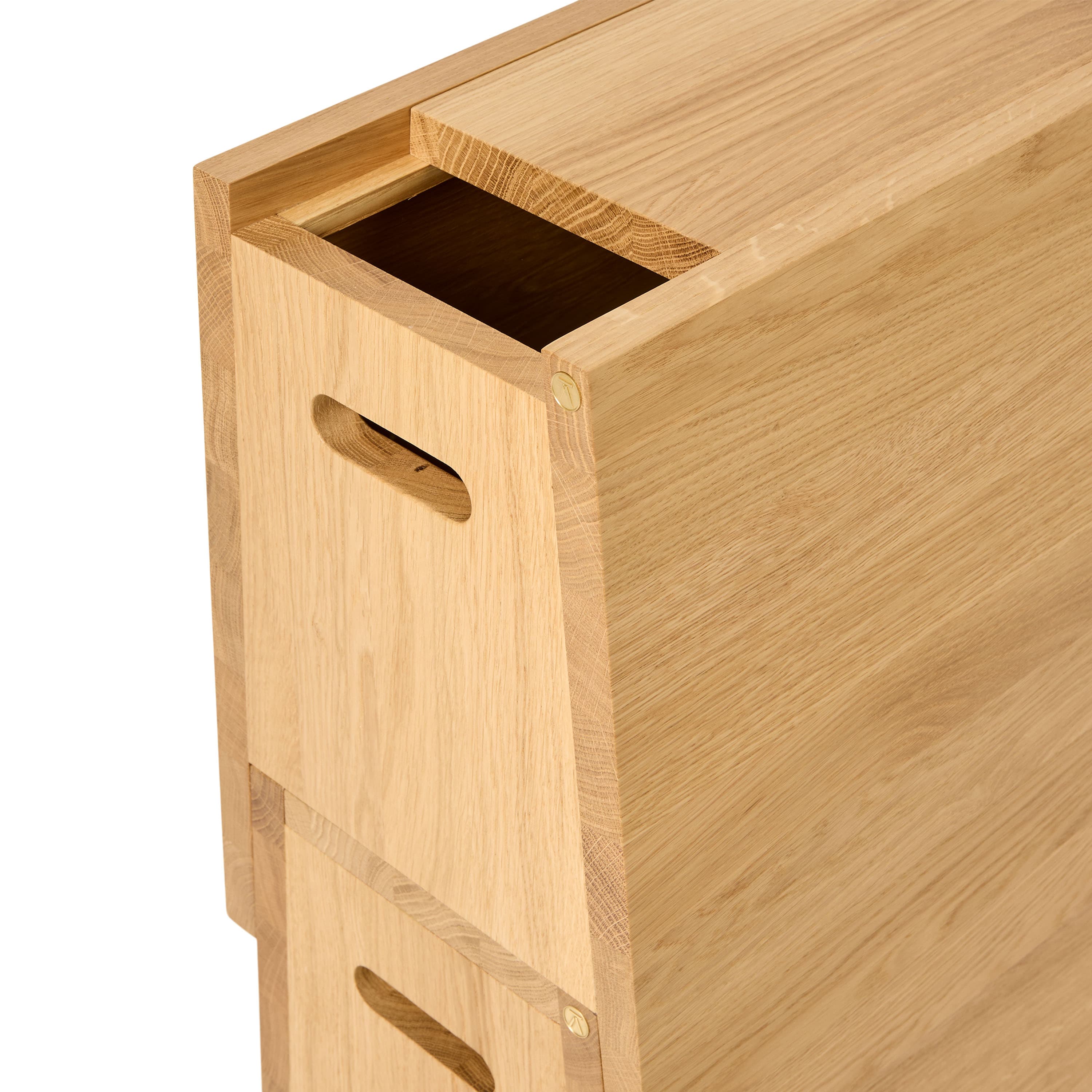 Plinth Hocker Oak