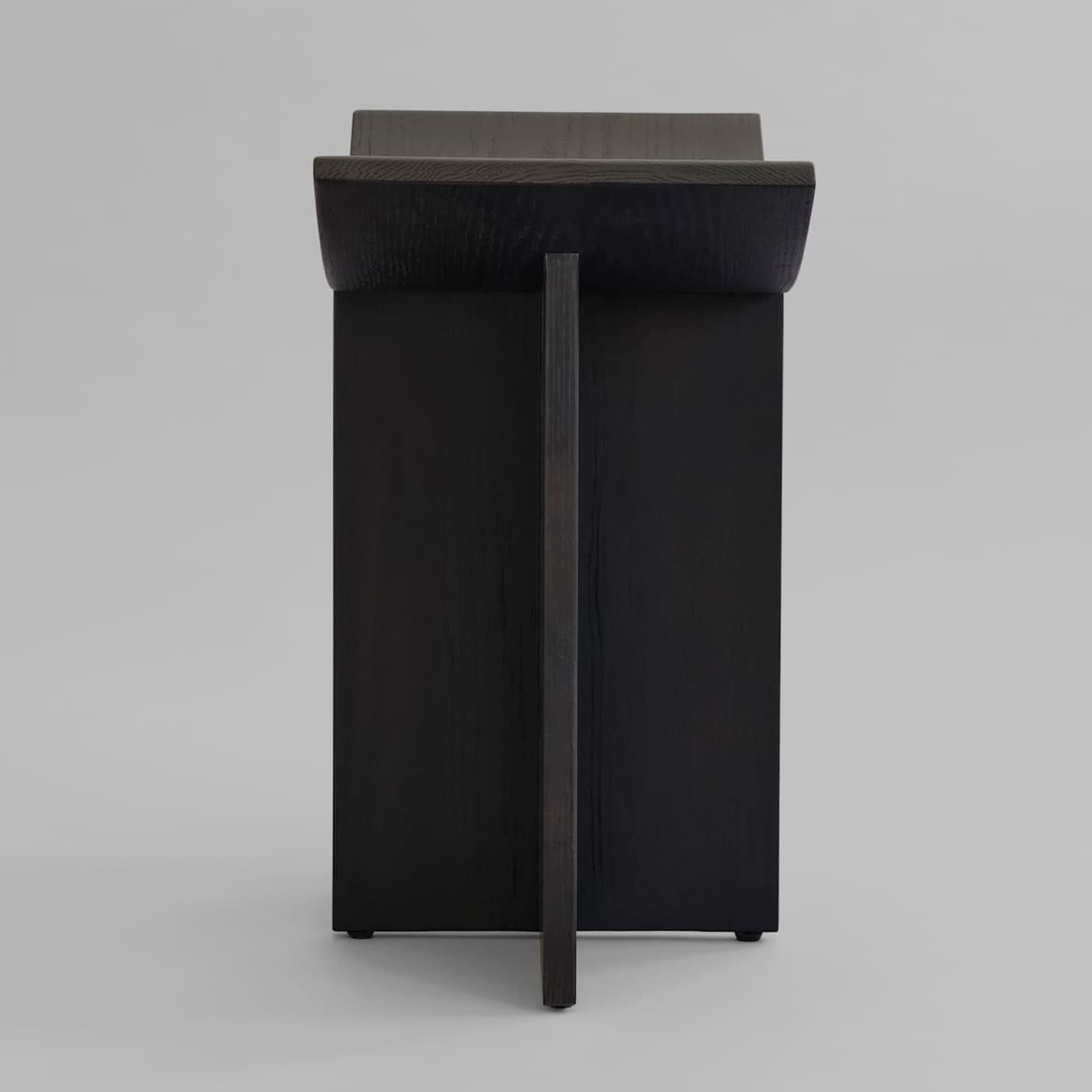 Brutus Hocker Natural Oak