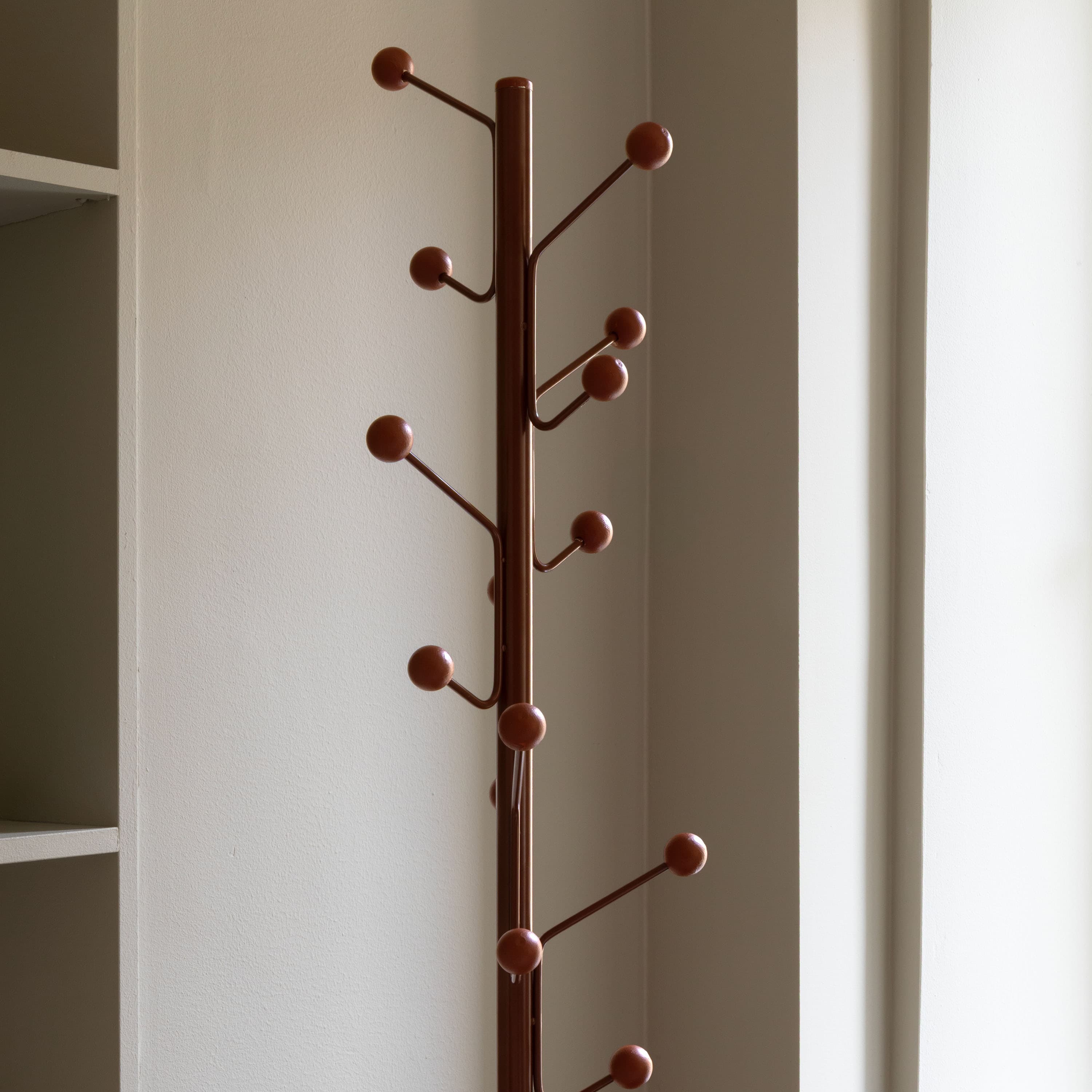 Bill Floor Coat Rack Cinnamon