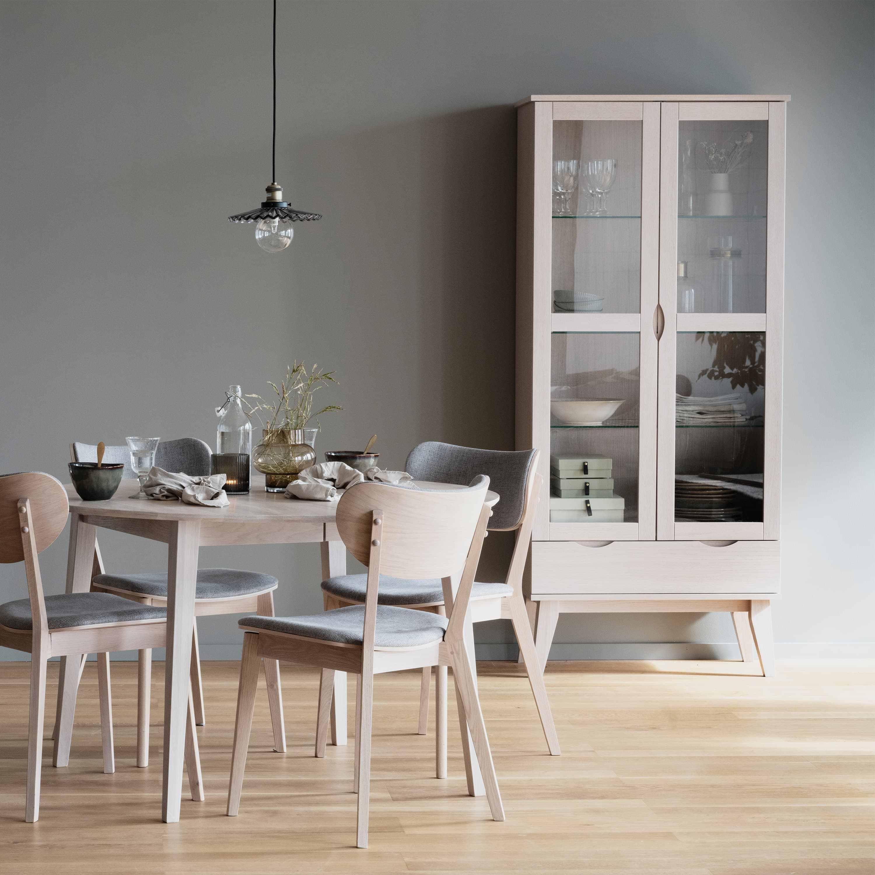 Filippa Glass Cabinet White Pigmented 185cm