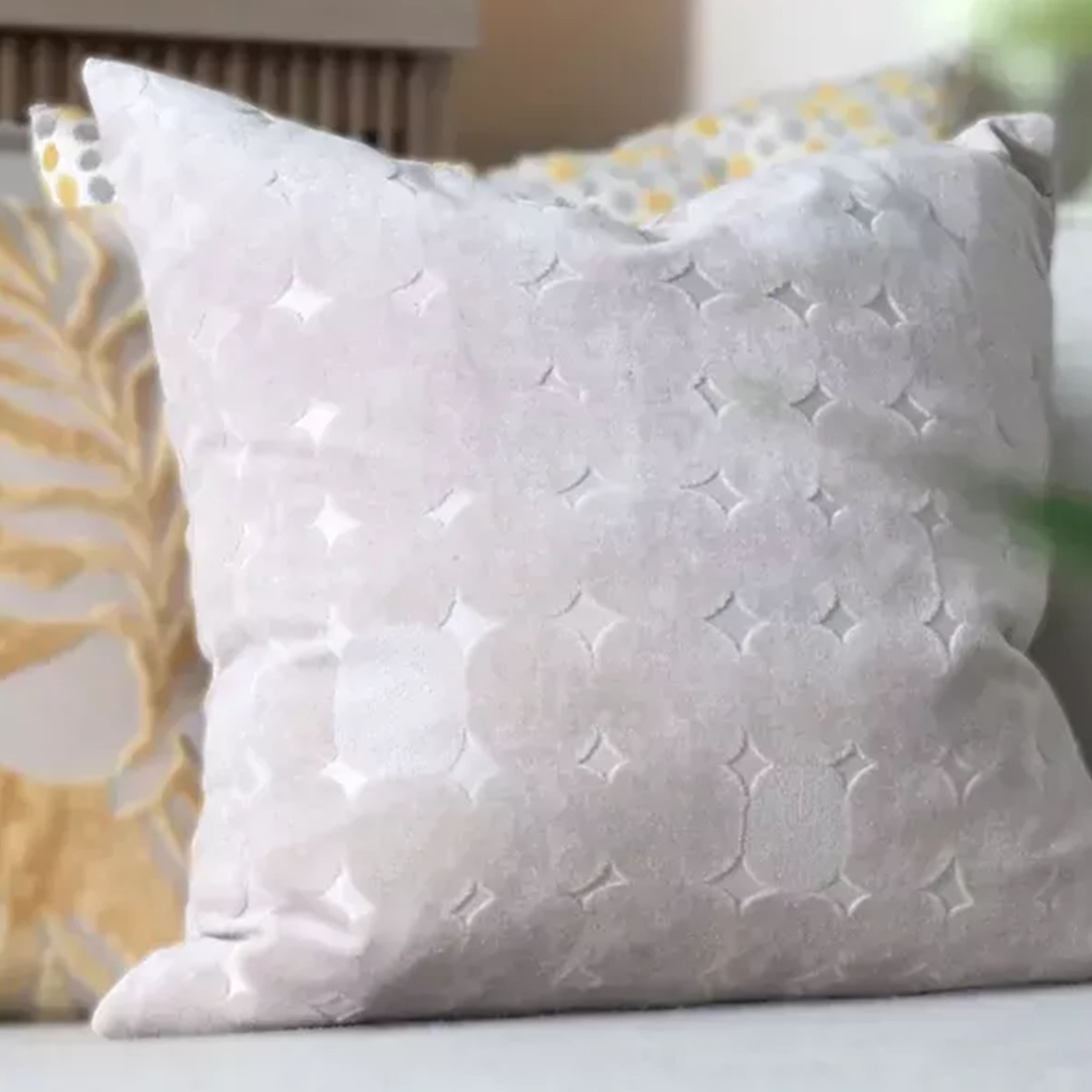 Mila Zierkissen Beige 45x45