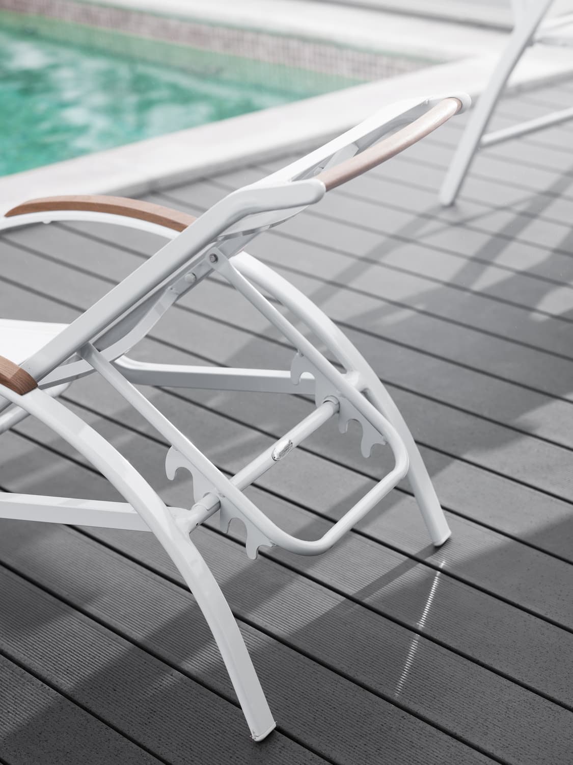 Nydala Sun Lounger White/Teak