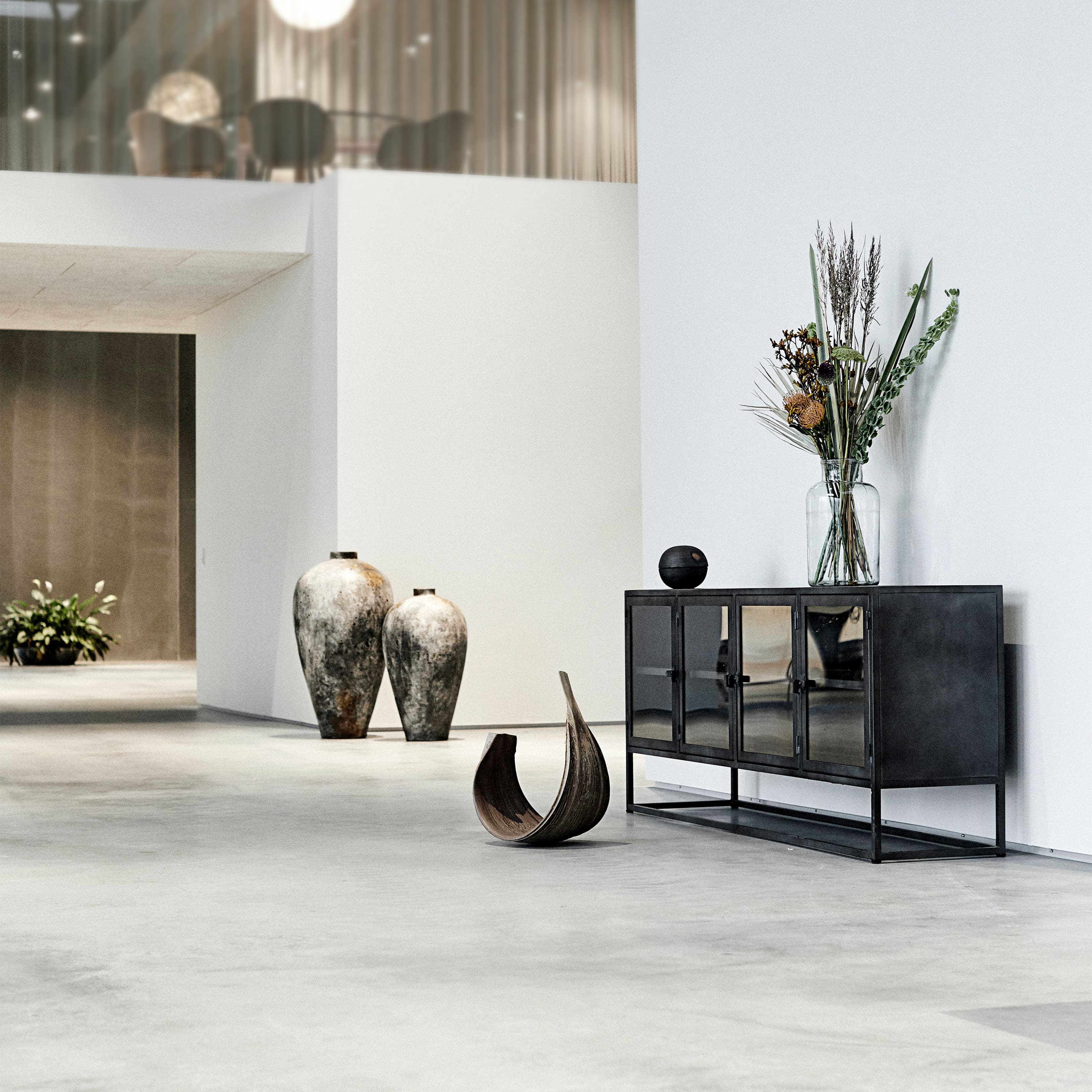 Boston 4 dörrar Sideboard Black Iron 180x73