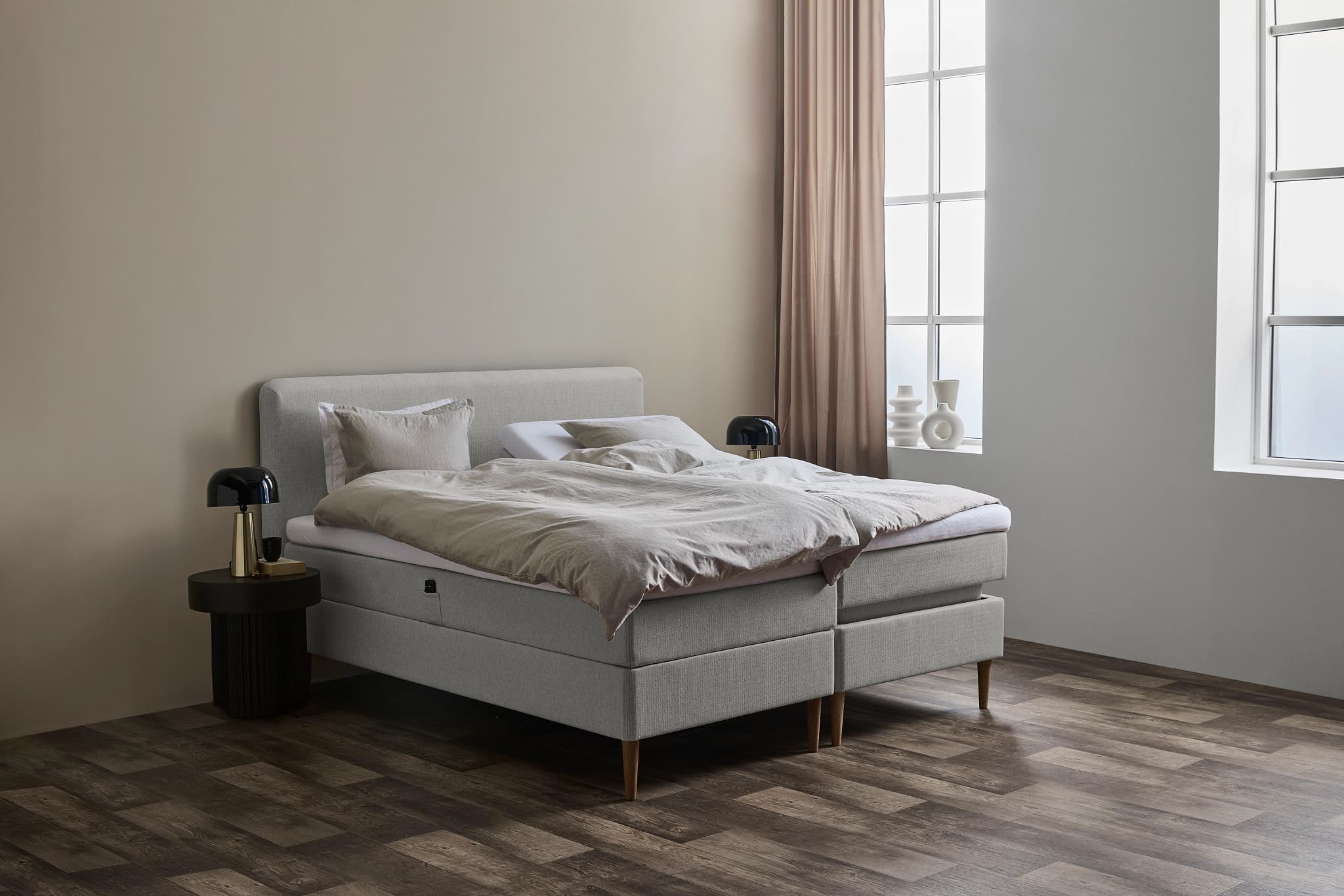 Promise Ställbar Säng Ivory 90x200 Pro Plus SmartCool 8cm Mjuk Rundat Ekben 19cm
