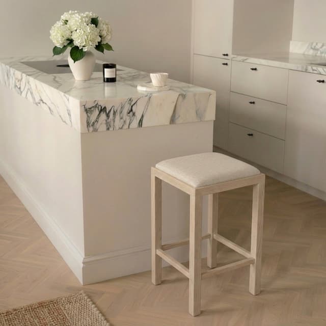 Claudia Bar Stool White Oiled Oak/White