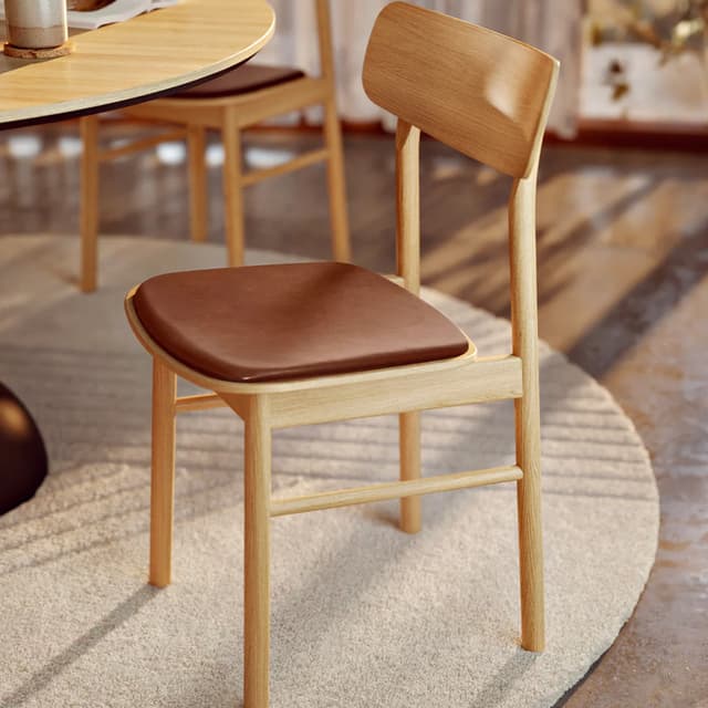 Soma Stuhl aus Eiche/Cognac-Leder