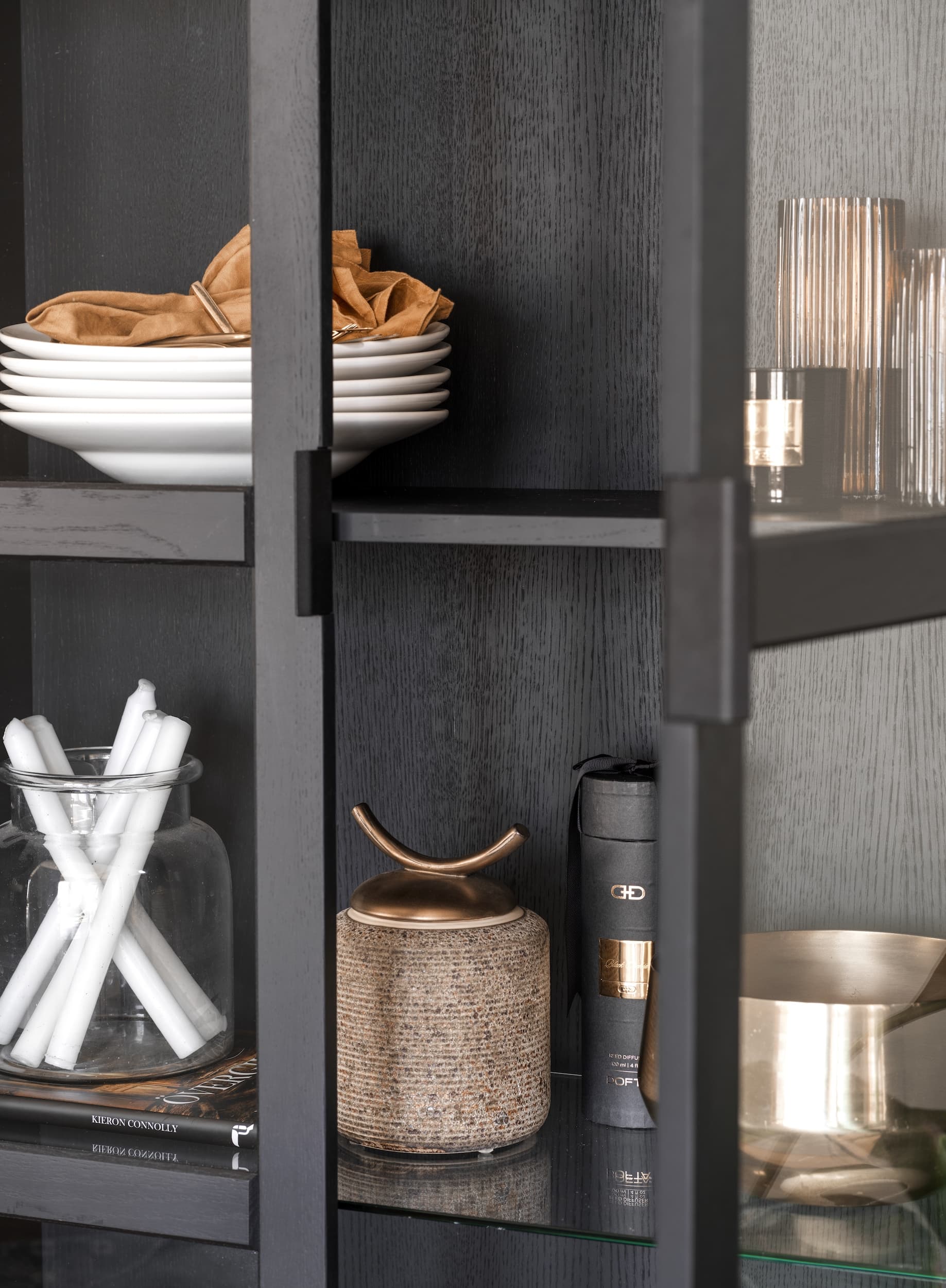 Everett Vitrinenschrank Schwarz 195 cm
