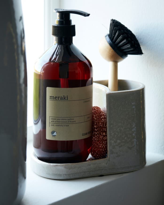 Datura Brush/Soap Holder Shellish Grey 18cm